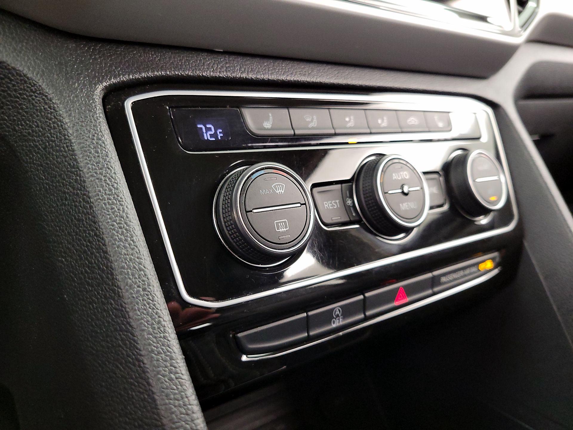 Thumbnail: 2022 Volkswagen Atlas - 16