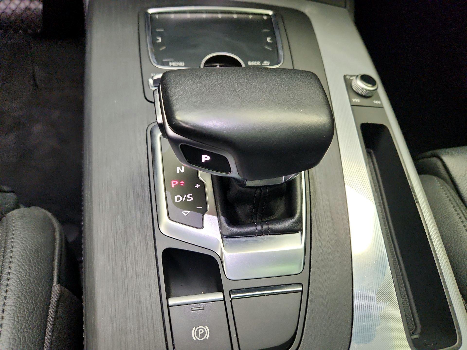 Thumbnail: 2020 Audi Q5 - 18