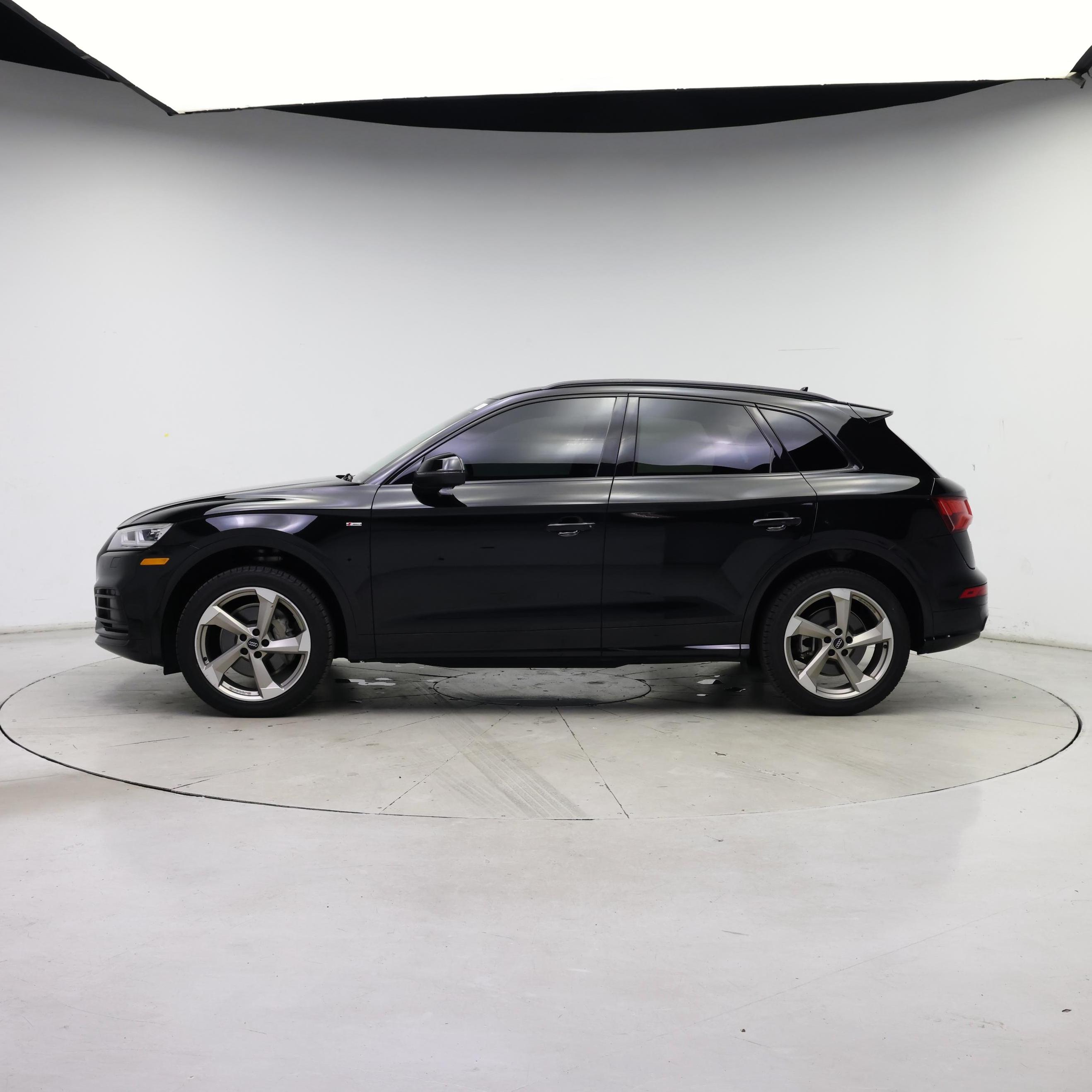 Thumbnail: 2020 Audi Q5 - 3
