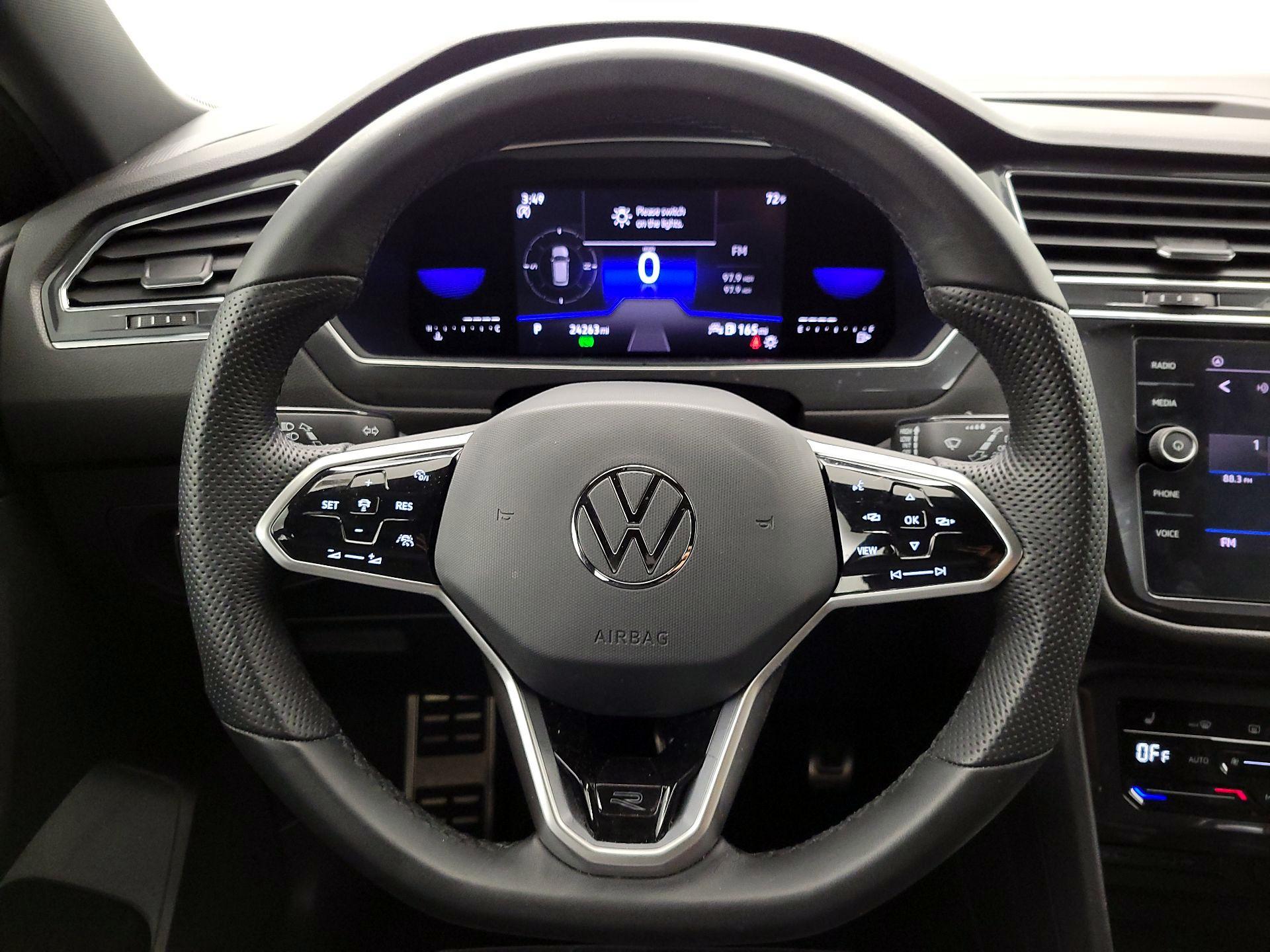 Thumbnail: 2022 Volkswagen Tiguan - 10