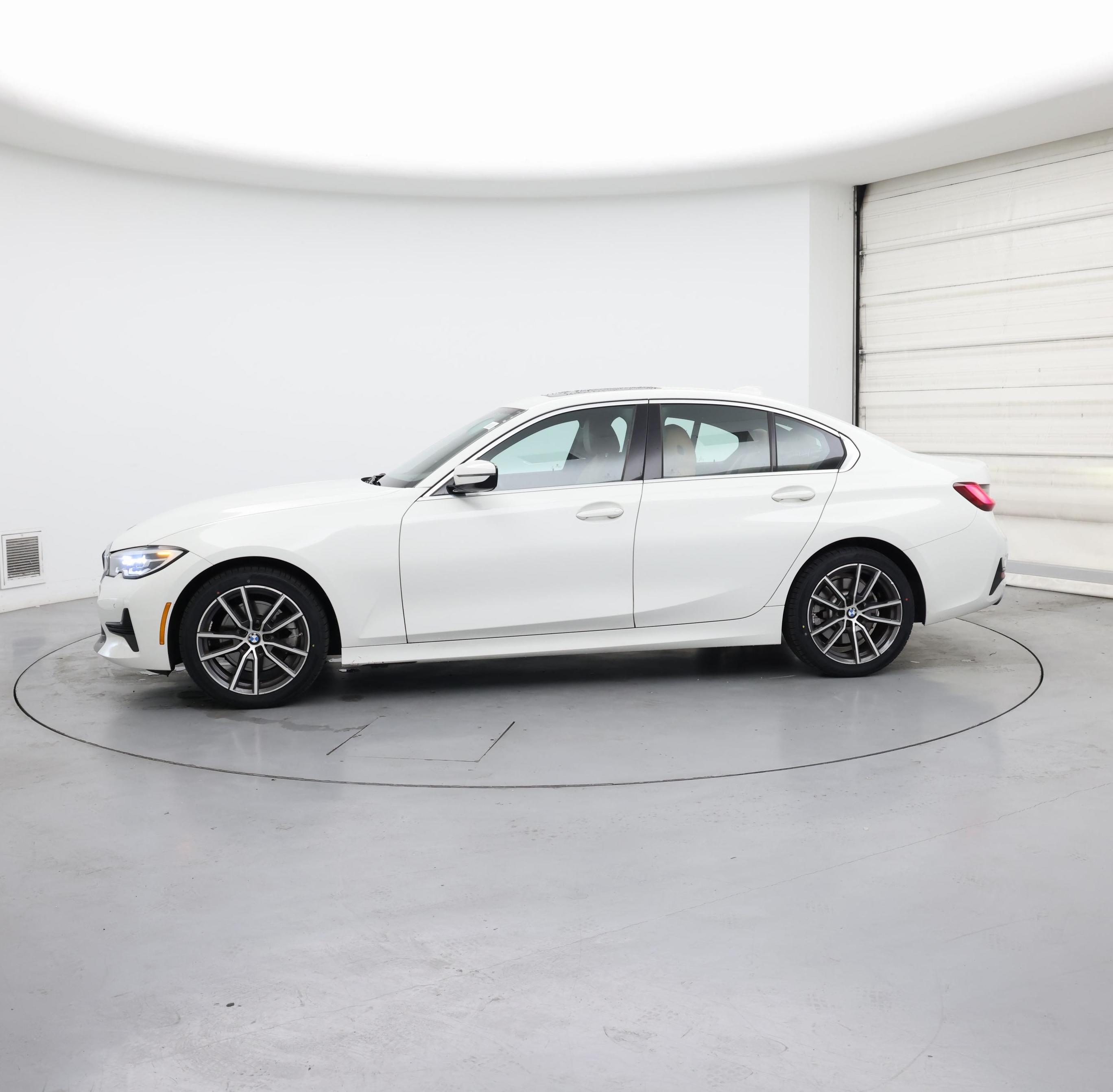 Thumbnail: 2022 BMW 3 Series - 3