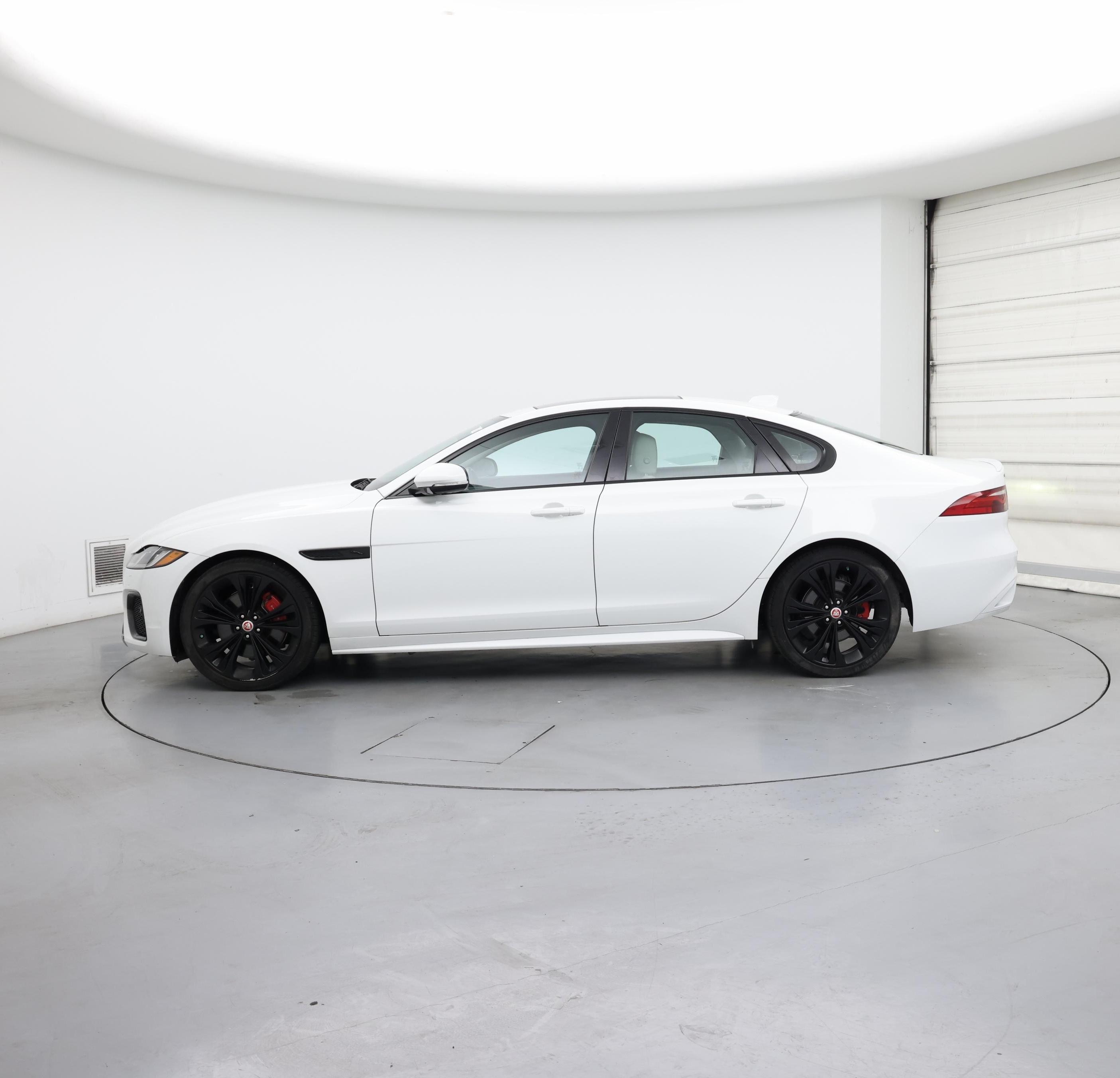 Thumbnail: 2022 Jaguar XF - 3