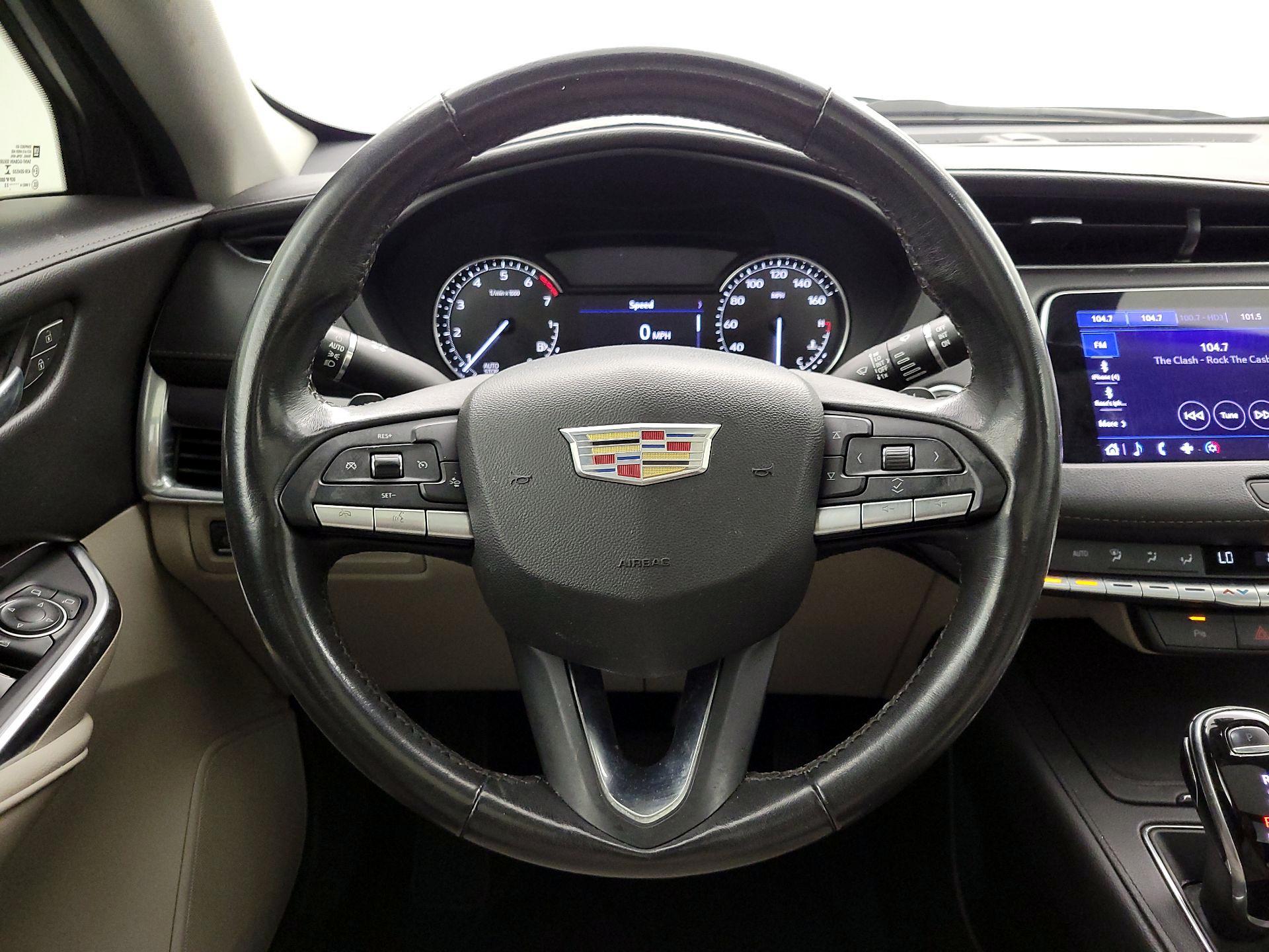 Thumbnail: 2022 Cadillac XT4 - 10