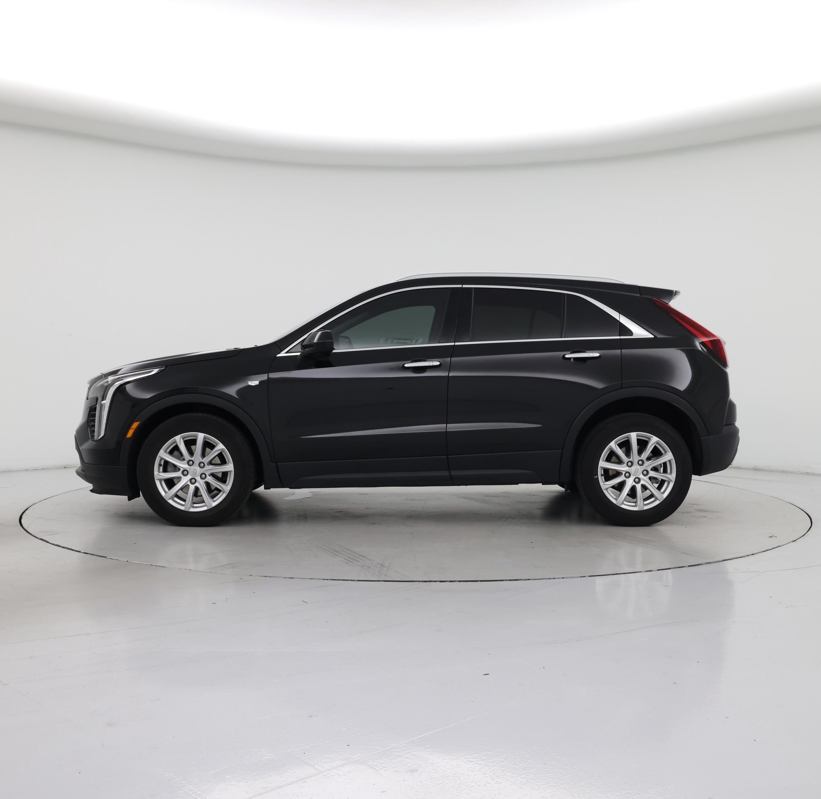 Thumbnail: 2022 Cadillac XT4 - 3