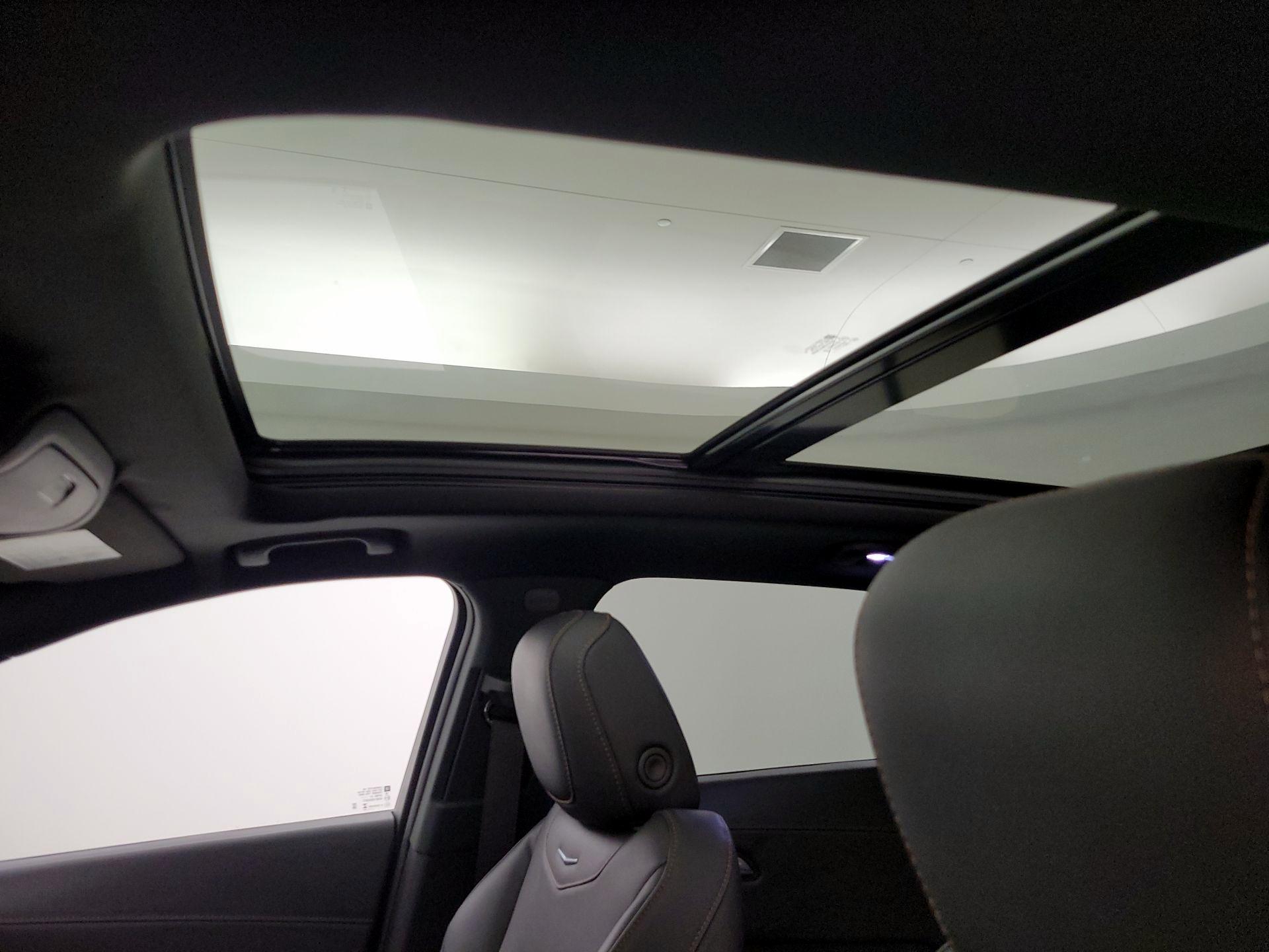 Thumbnail: 2023 Cadillac XT4 - 19