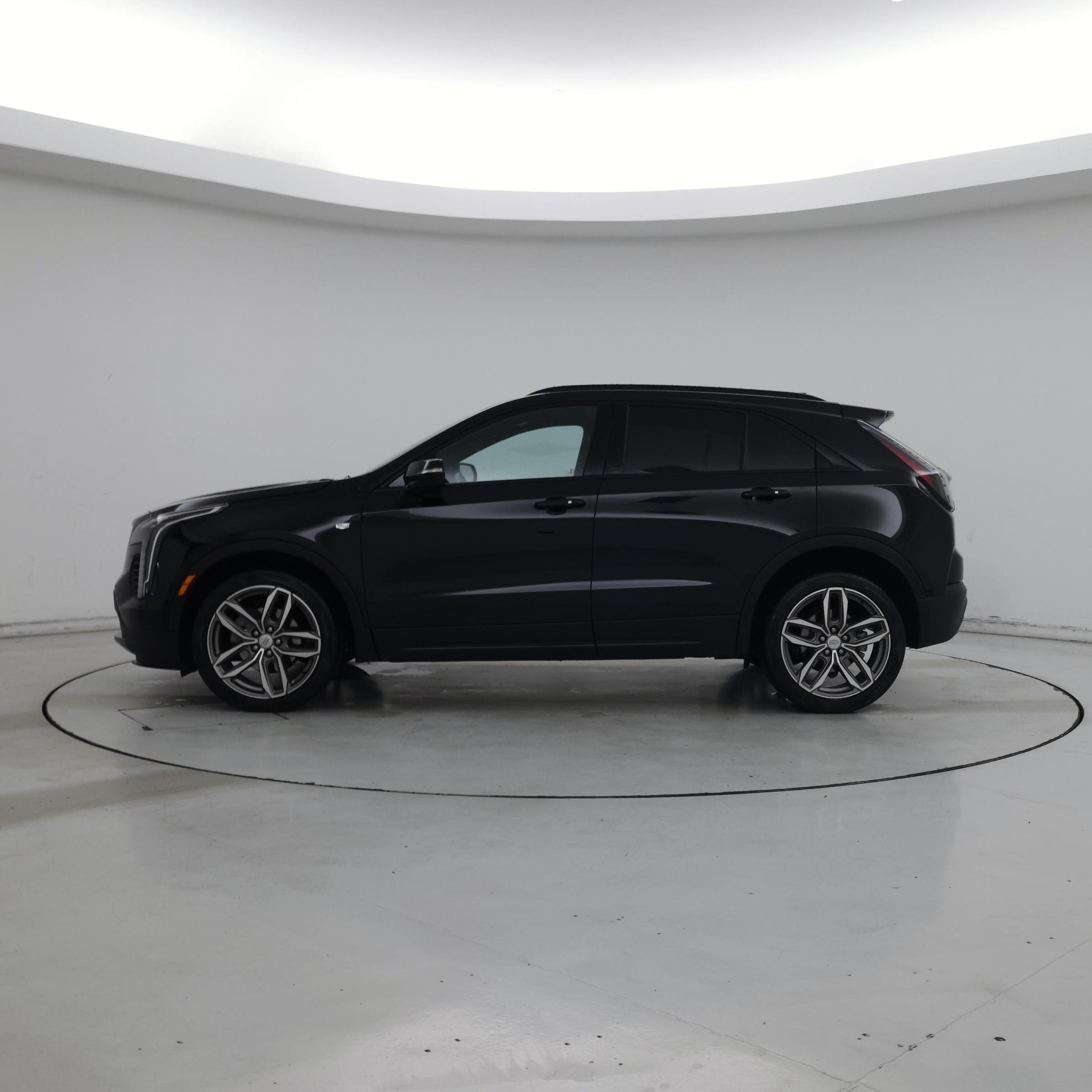 Thumbnail: 2023 Cadillac XT4 - 3