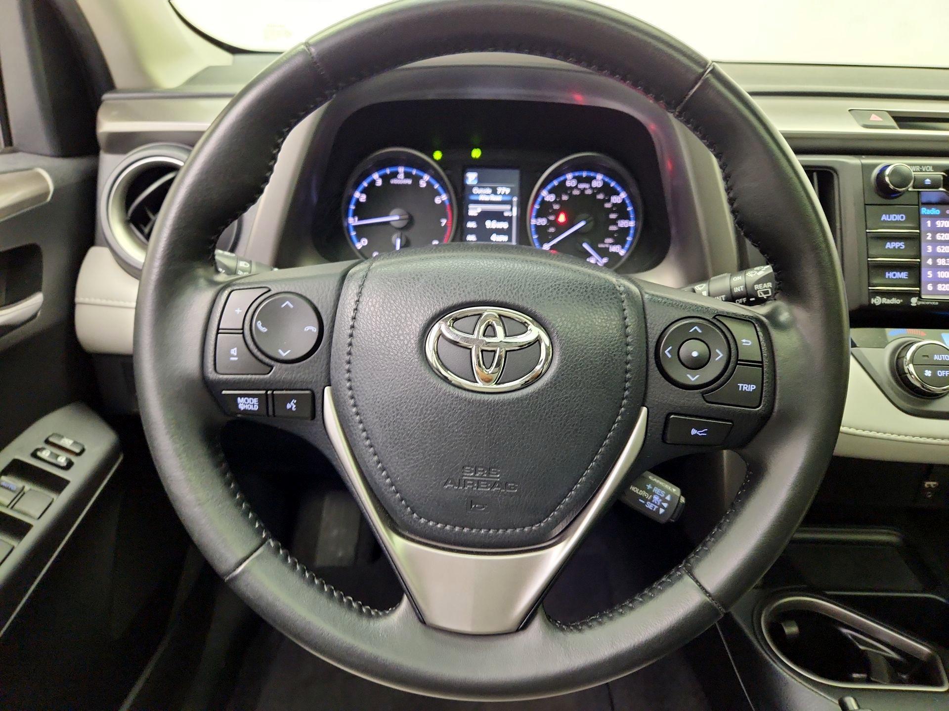 Thumbnail: 2018 Toyota RAV4 - 10