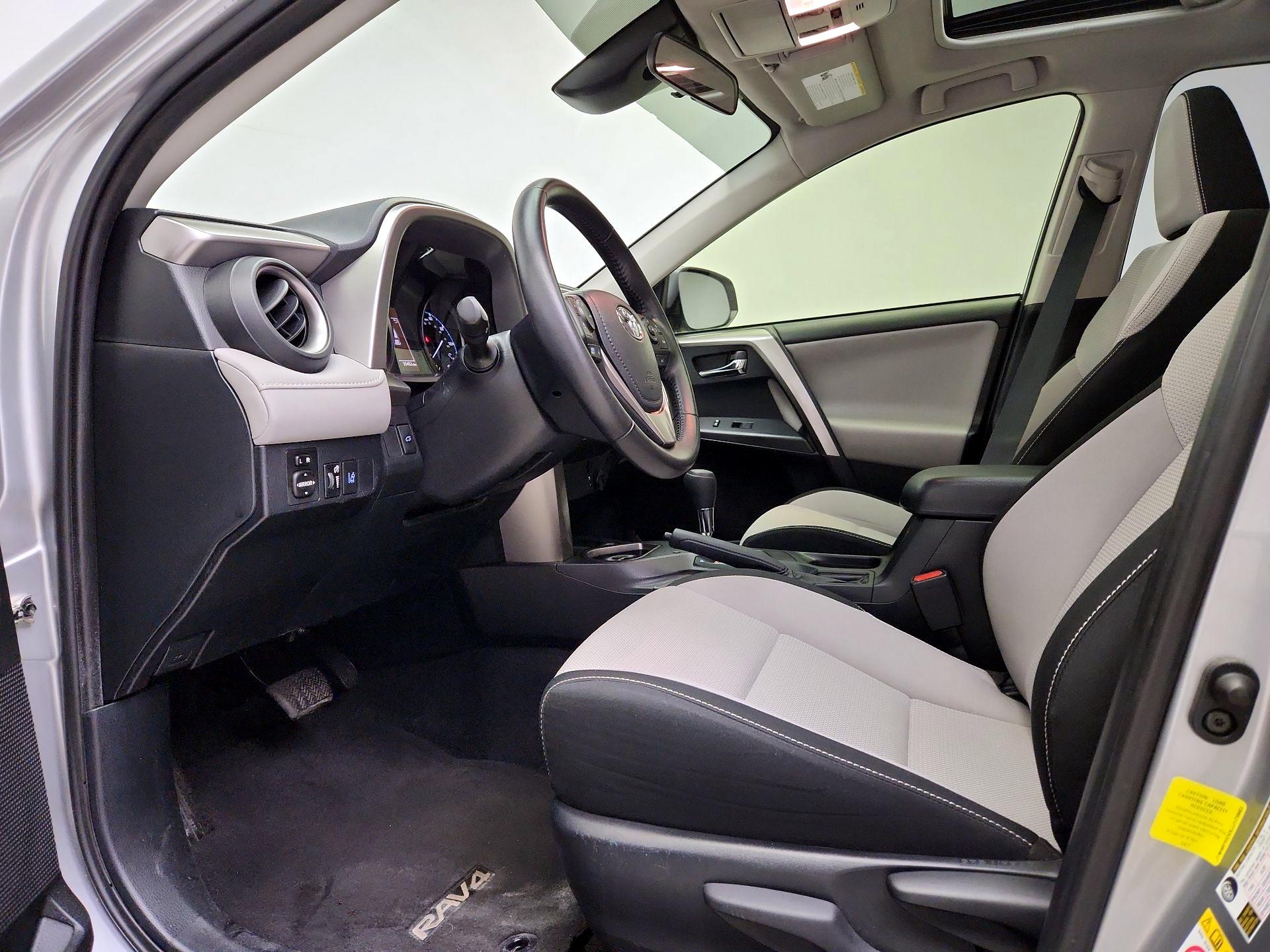 Thumbnail: 2018 Toyota RAV4 - 11