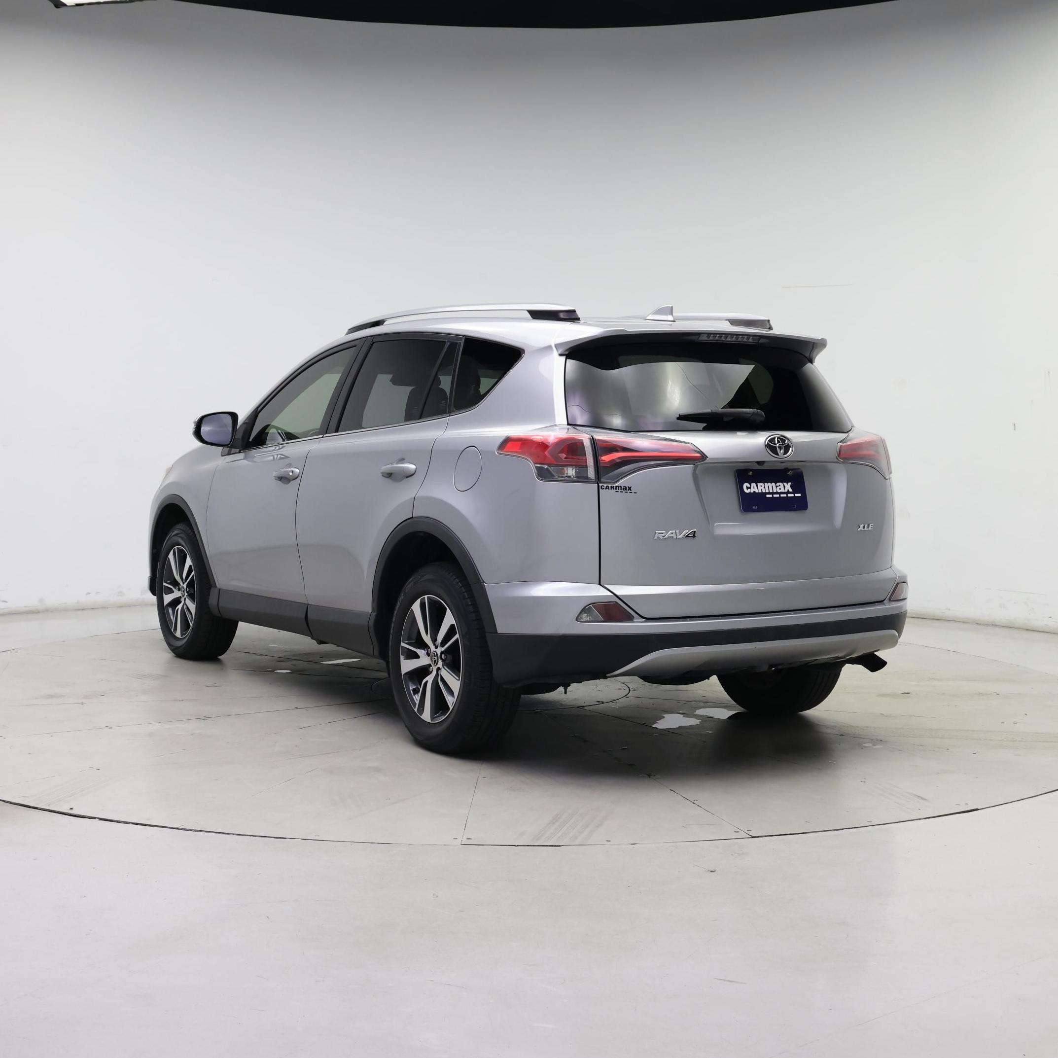 Thumbnail: 2018 Toyota RAV4 - 2