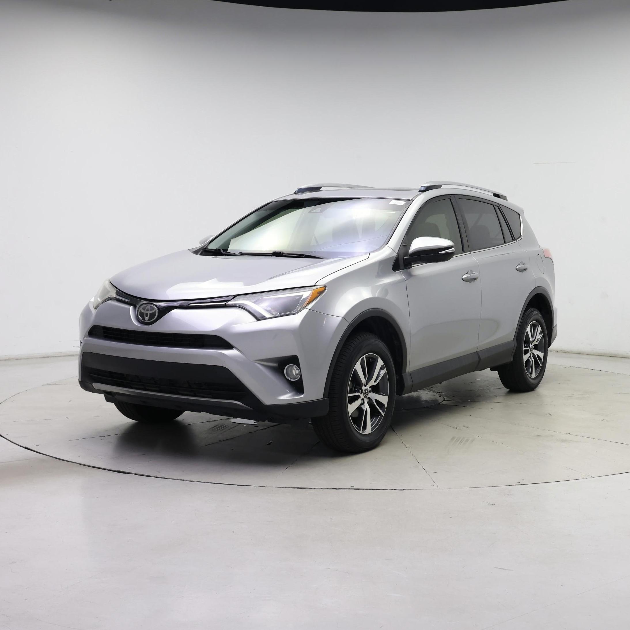 Thumbnail: 2018 Toyota RAV4 - 4
