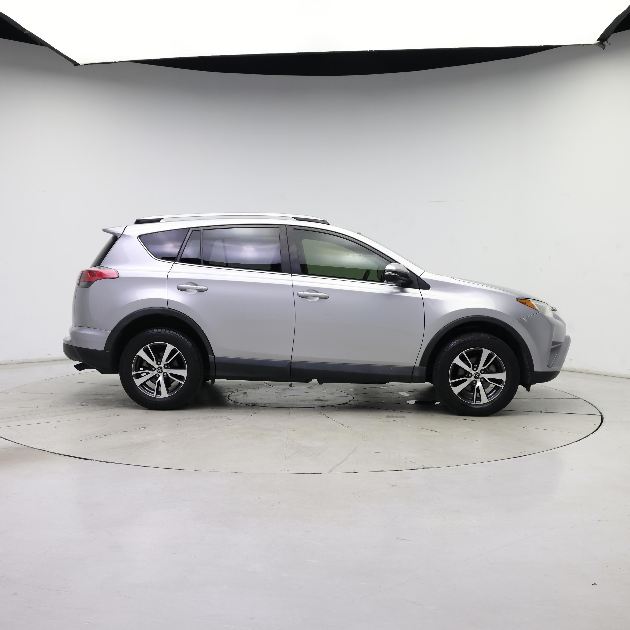 Thumbnail: 2018 Toyota RAV4 - 7
