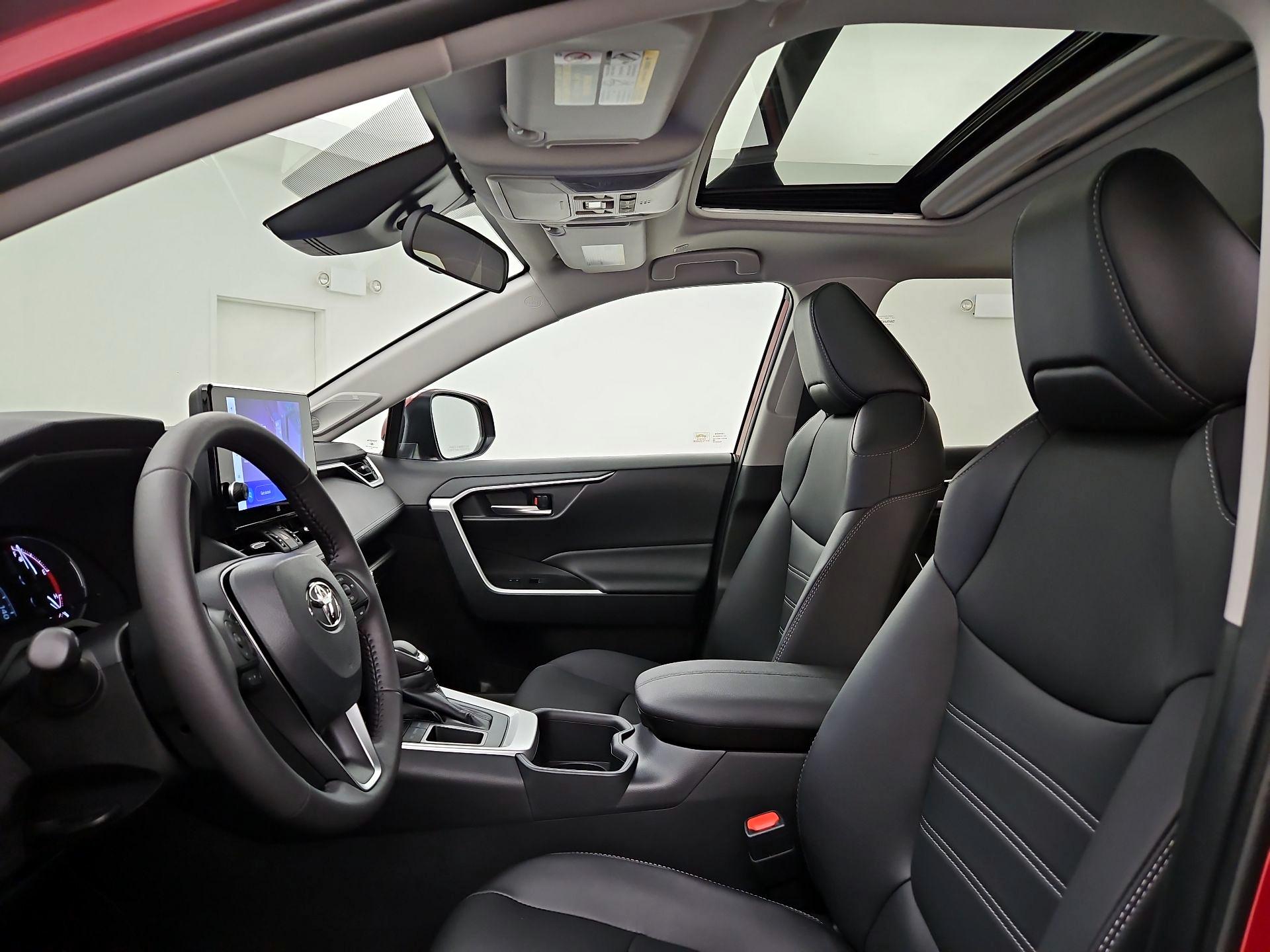 Thumbnail: 2025 Toyota RAV4 - 19