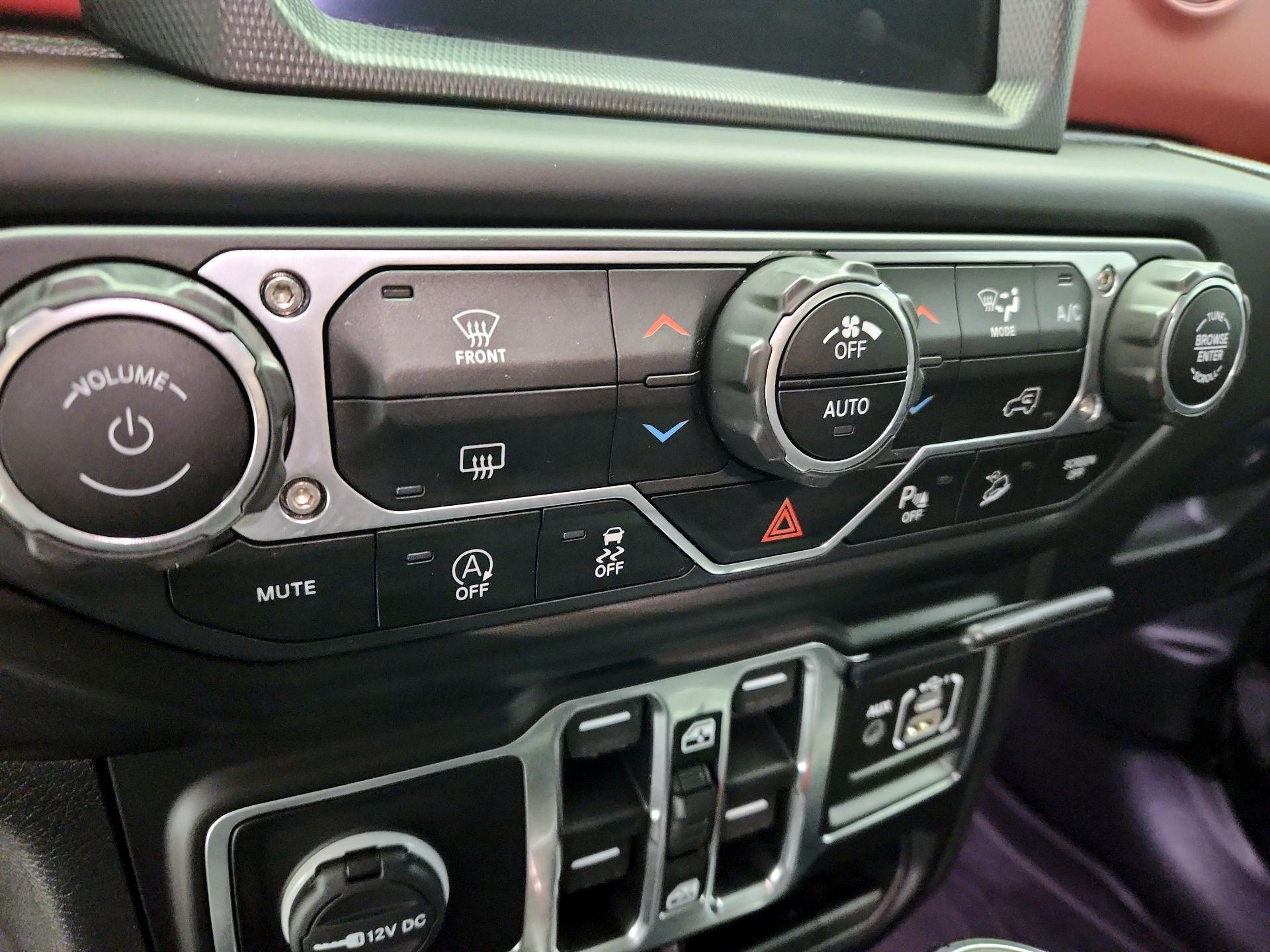 Thumbnail: 2020 Jeep Wrangler - 17