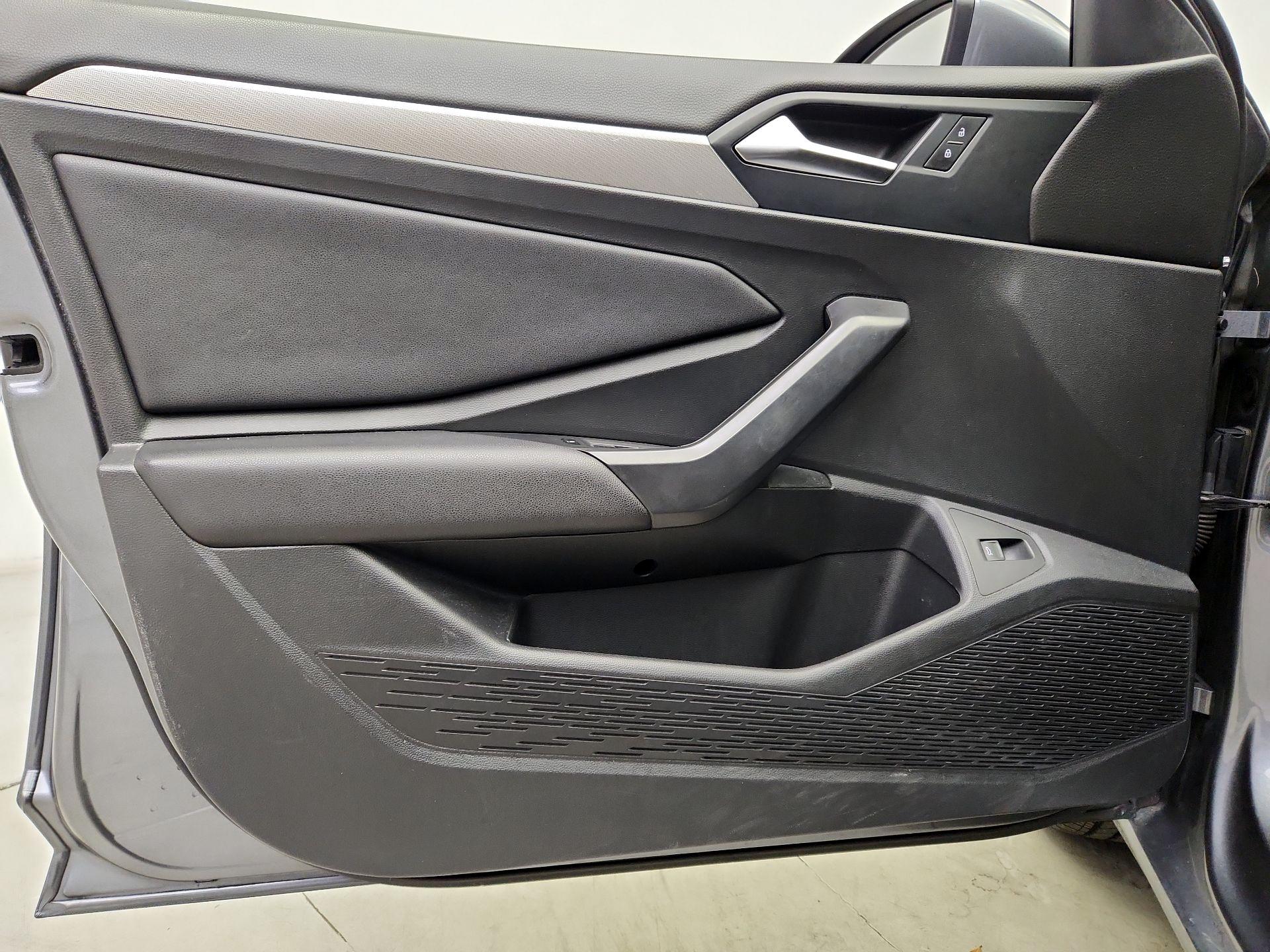 Thumbnail: 2019 Volkswagen Jetta - 12