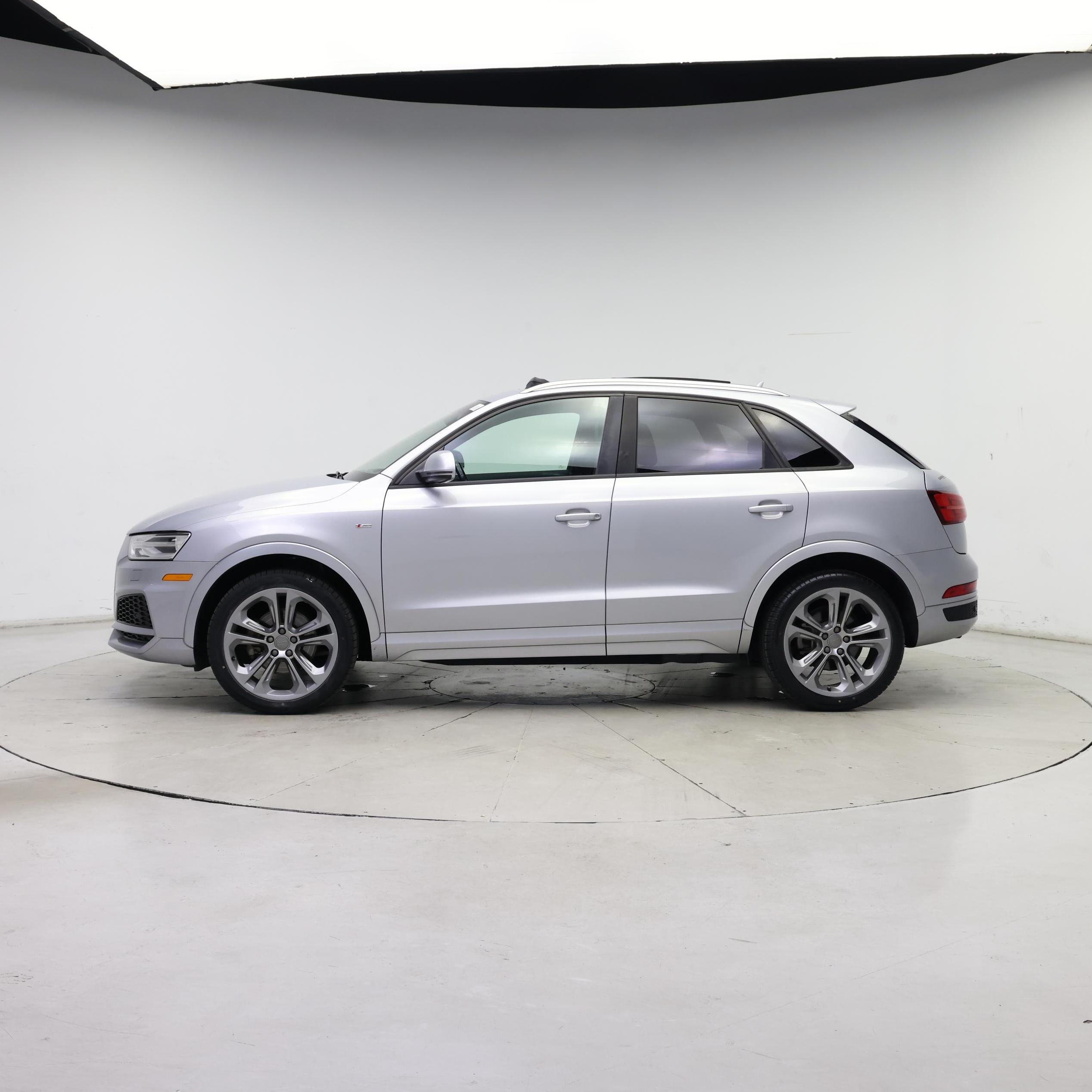 Thumbnail: 2018 Audi Q3 - 3