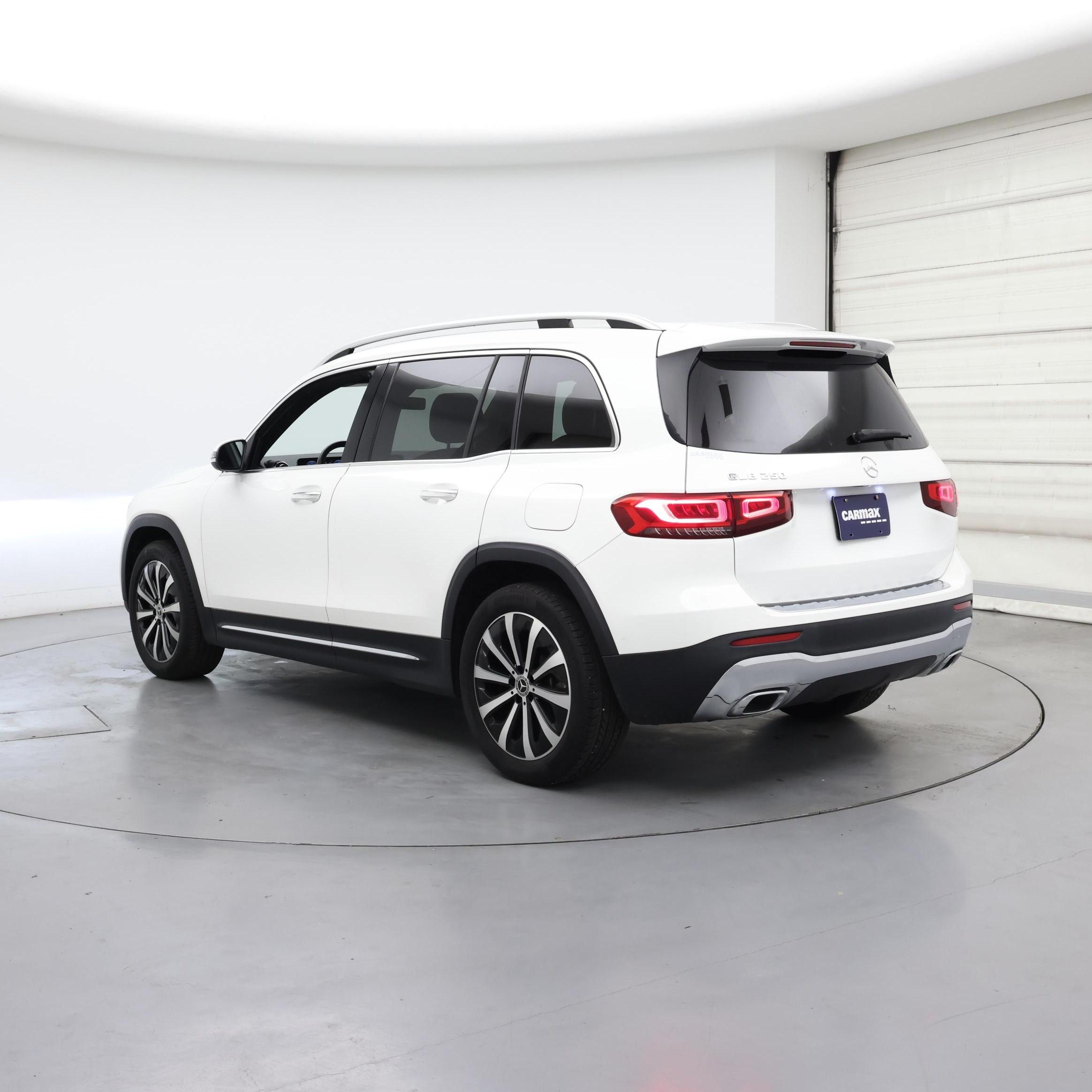 Thumbnail: 2021 Mercedes-Benz GLB - 2