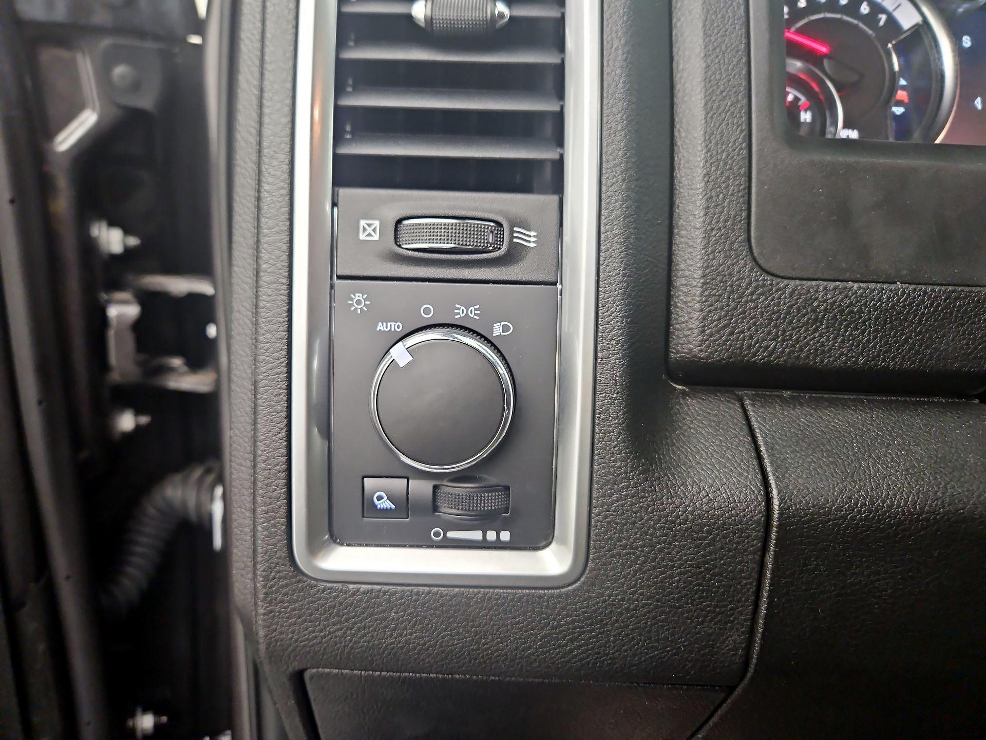 Thumbnail: 2024 RAM 1500 Classic - 13