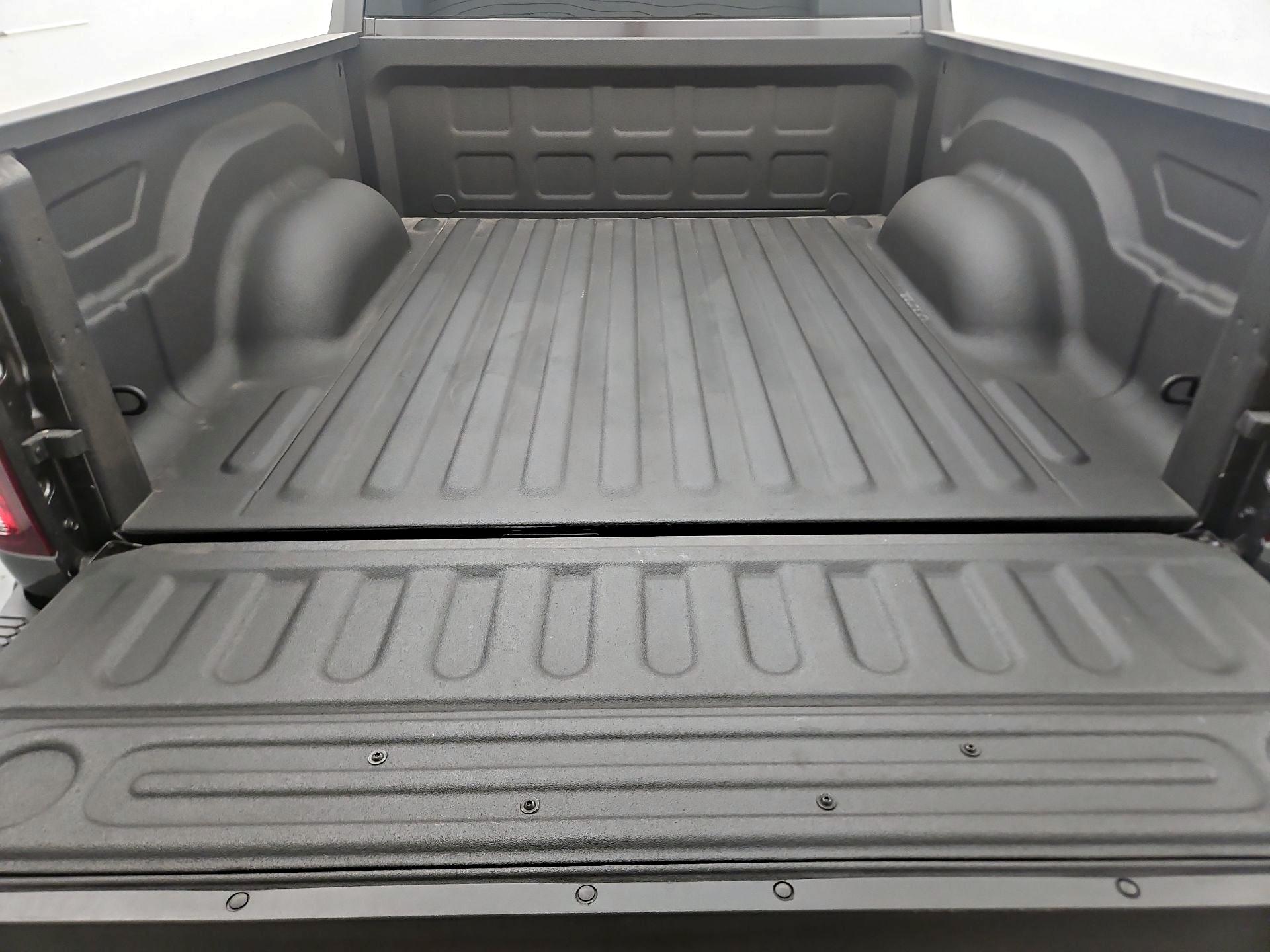 Thumbnail: 2024 RAM 1500 Classic - 19
