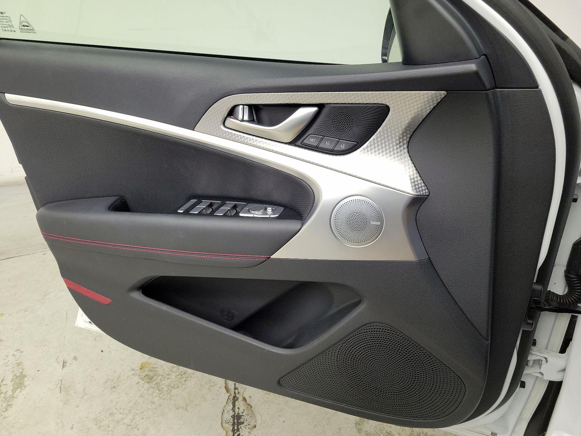 Thumbnail: 2023 Genesis G70 - 12