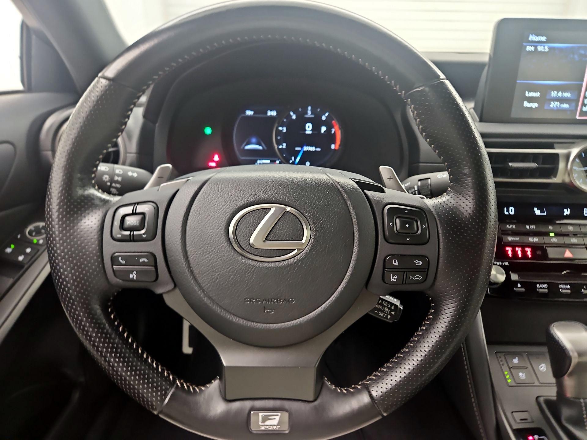 Thumbnail: 2022 Lexus IS - 10