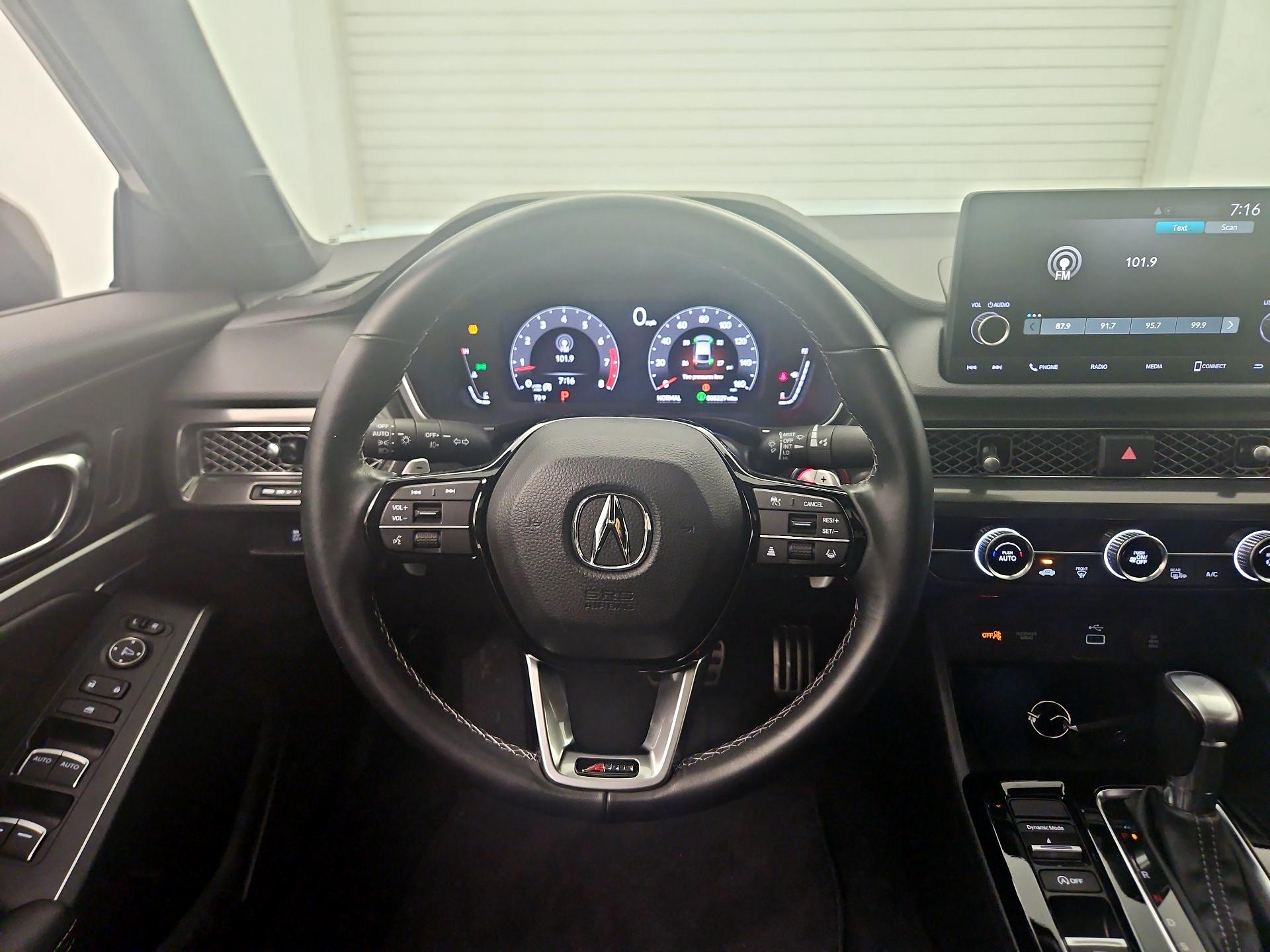 Thumbnail: 2023 Acura Integra - 10
