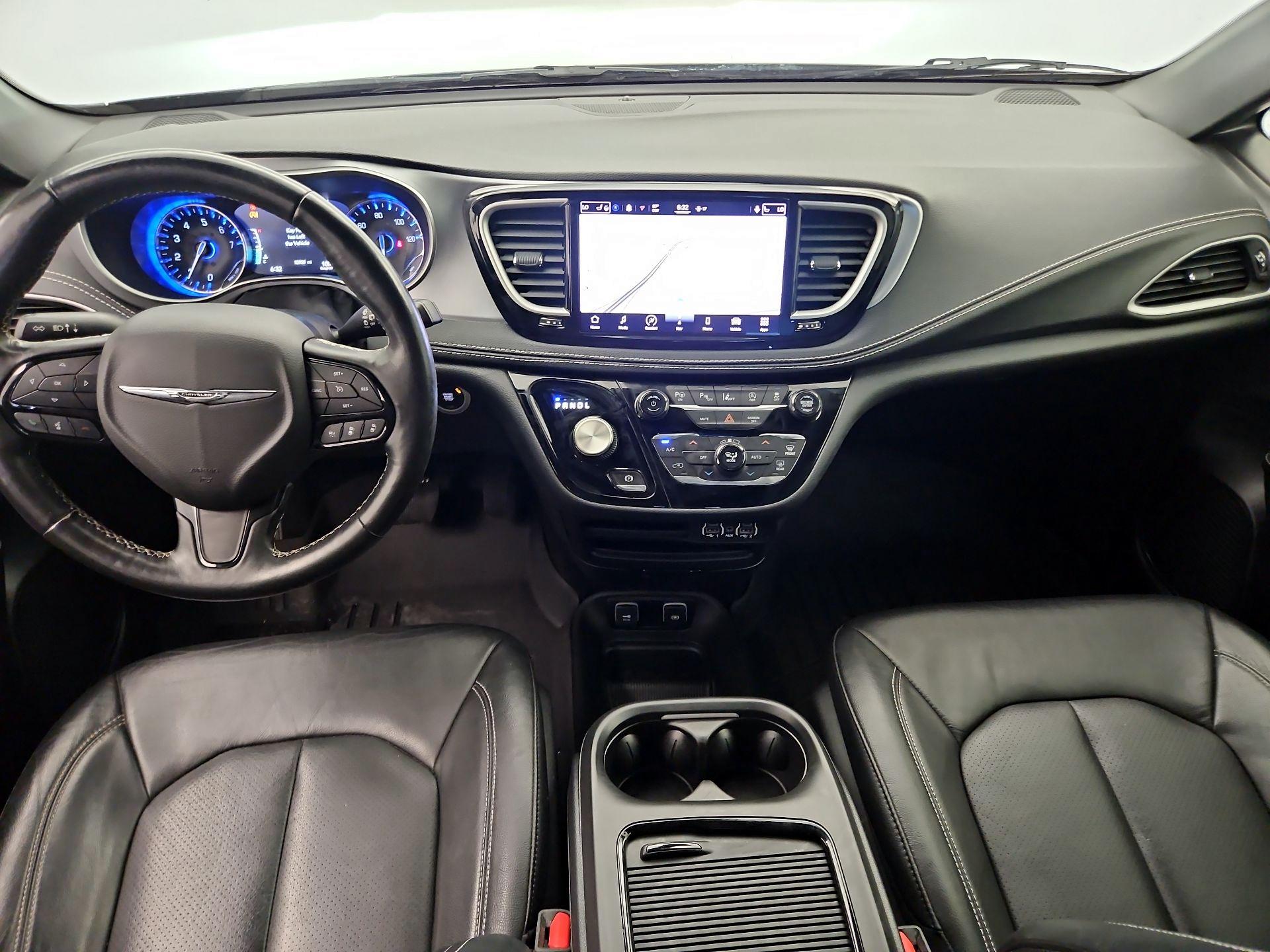Thumbnail: 2021 Chrysler Pacifica - 9