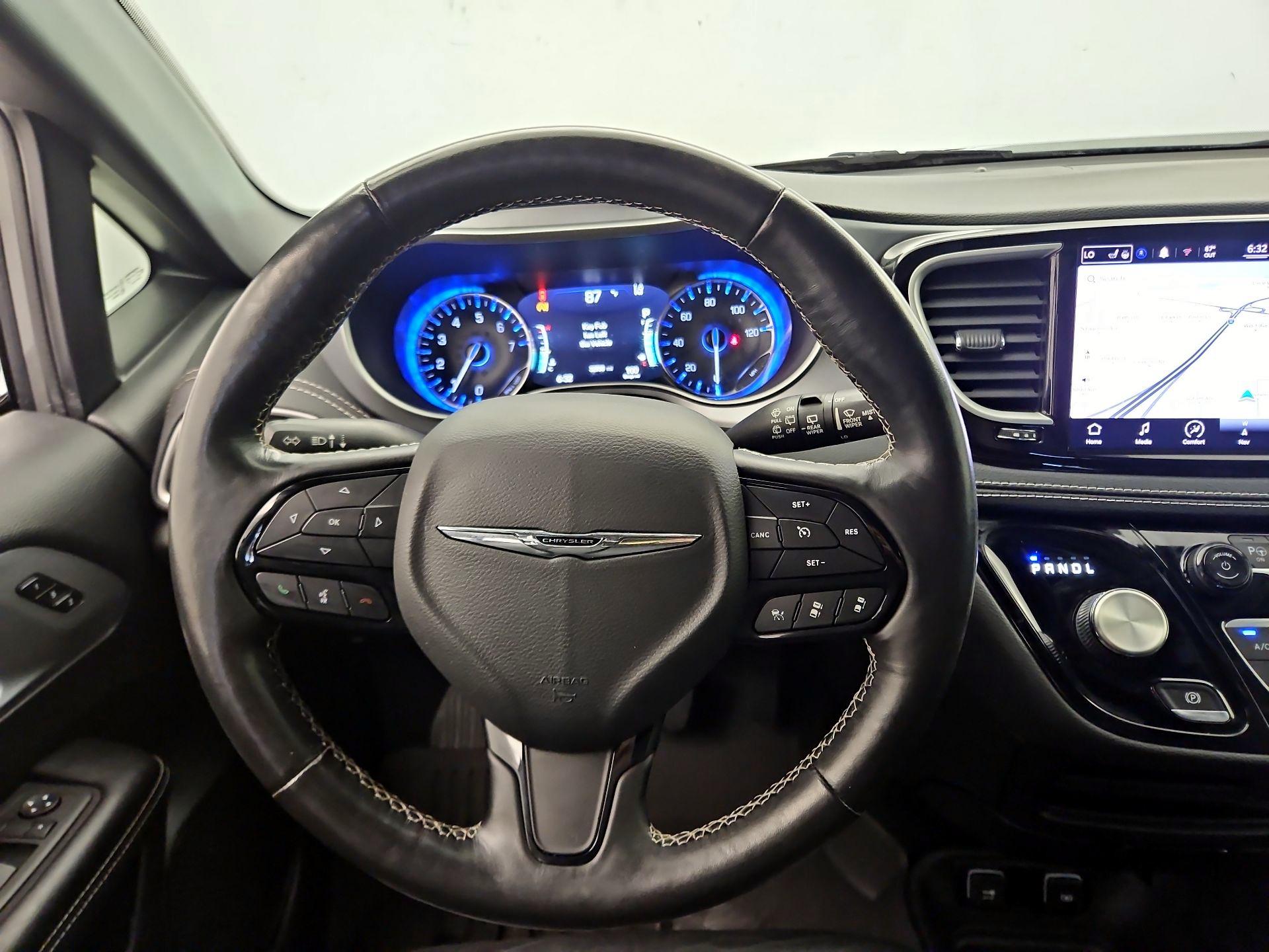 Thumbnail: 2021 Chrysler Pacifica - 10