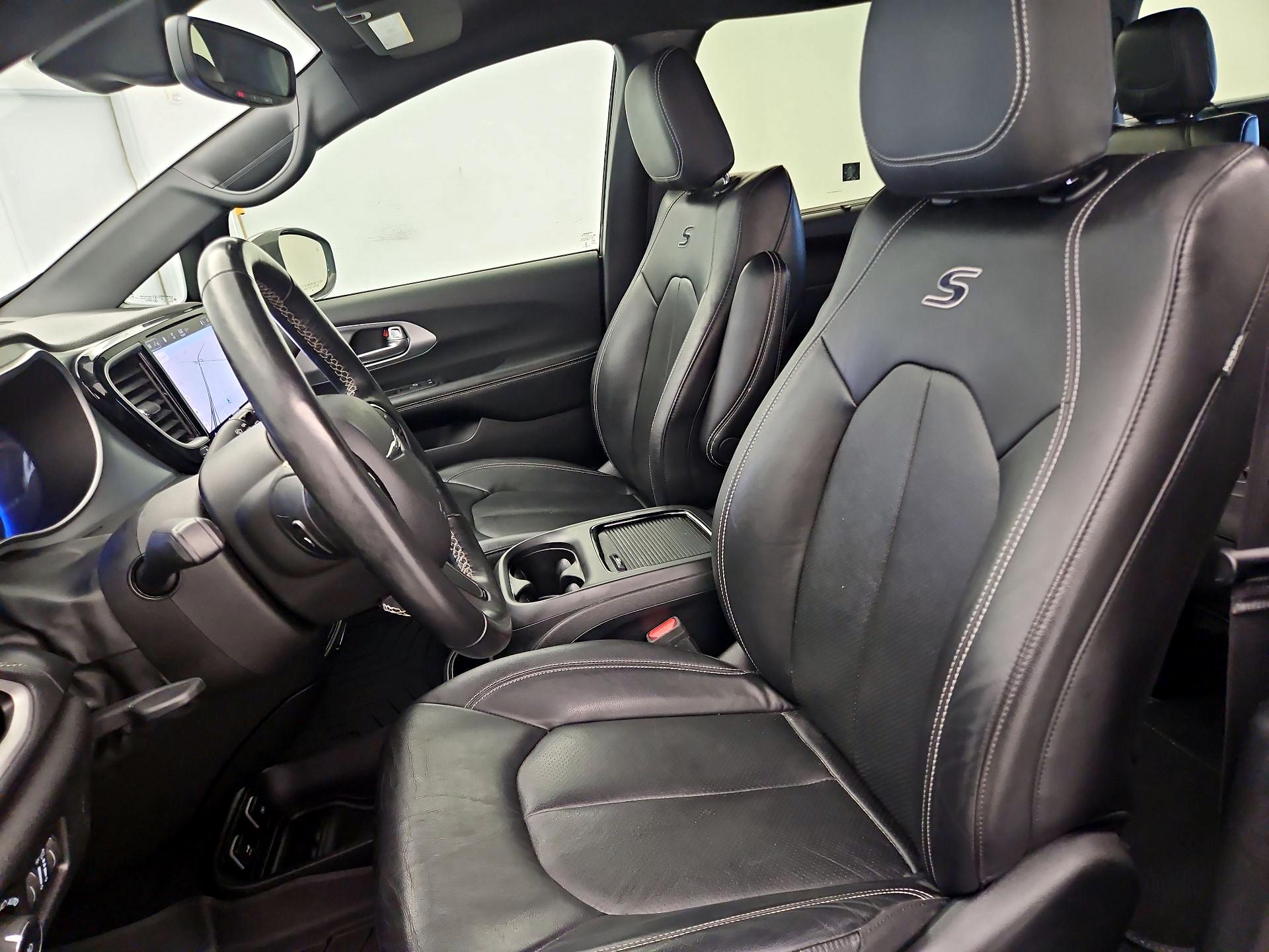 Thumbnail: 2021 Chrysler Pacifica - 11