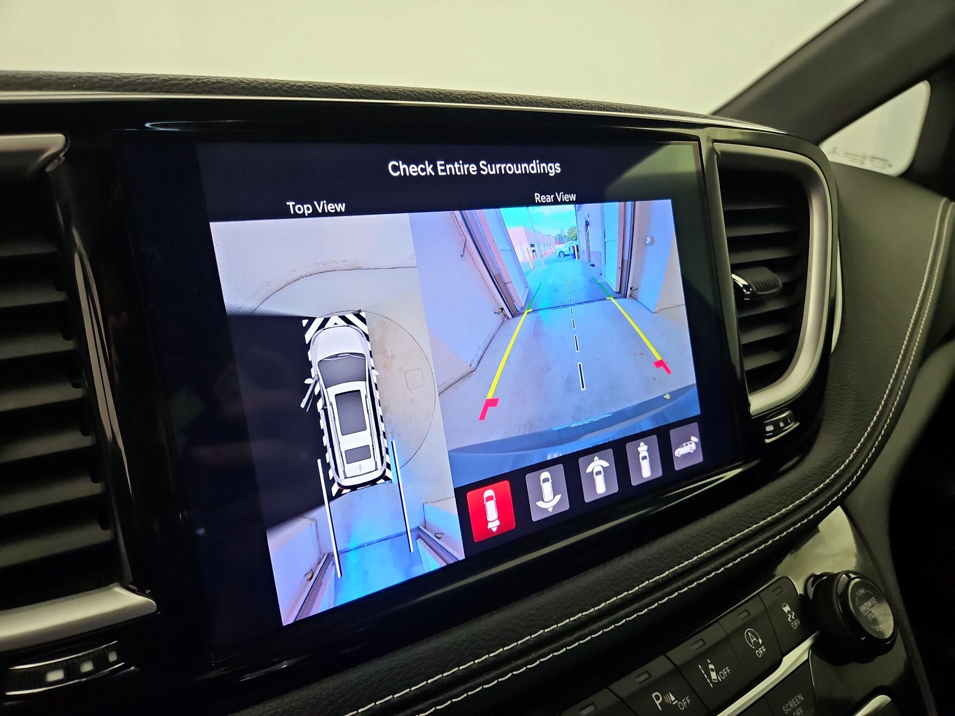 Thumbnail: 2021 Chrysler Pacifica - 15