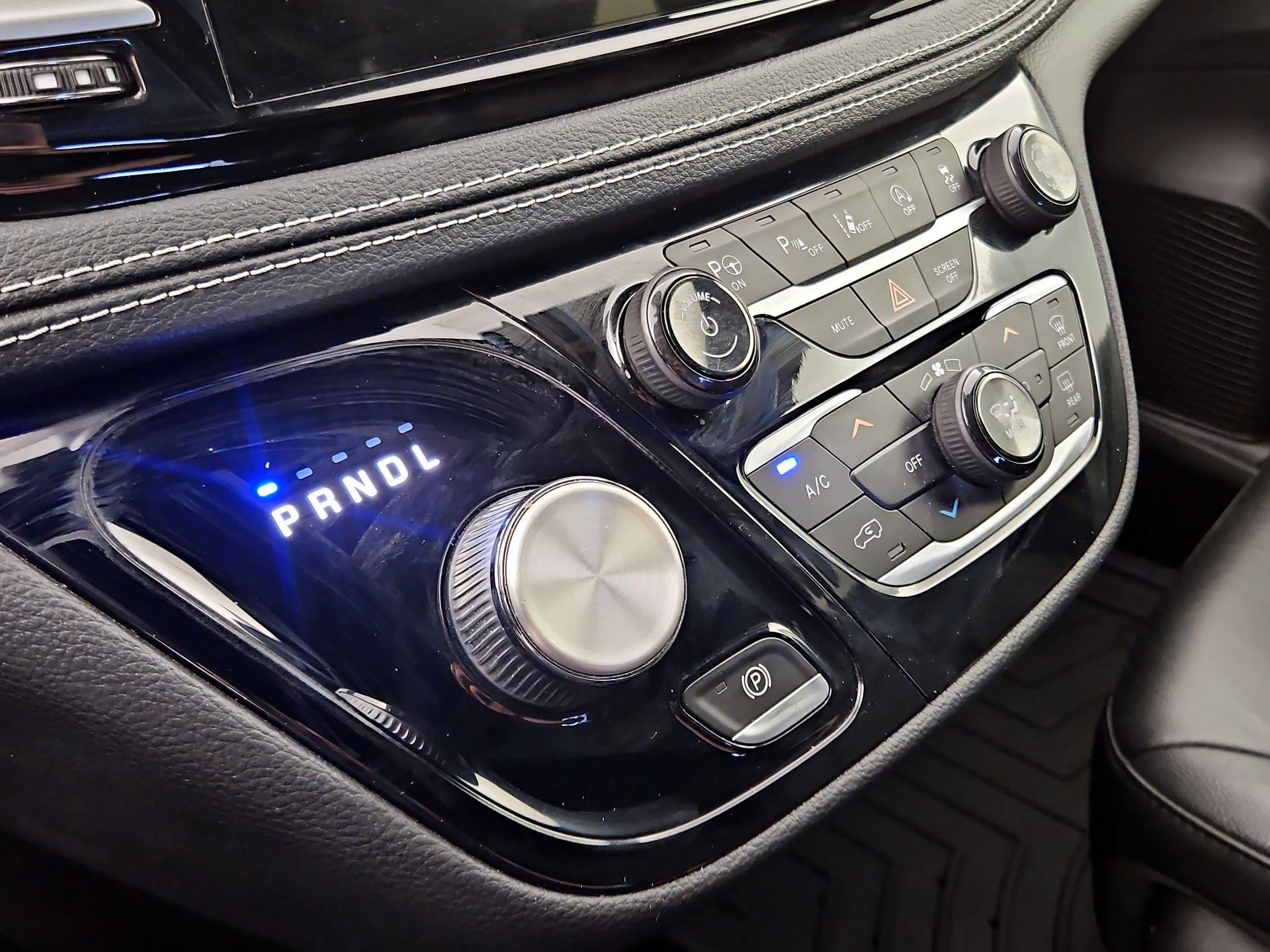 Thumbnail: 2021 Chrysler Pacifica - 18