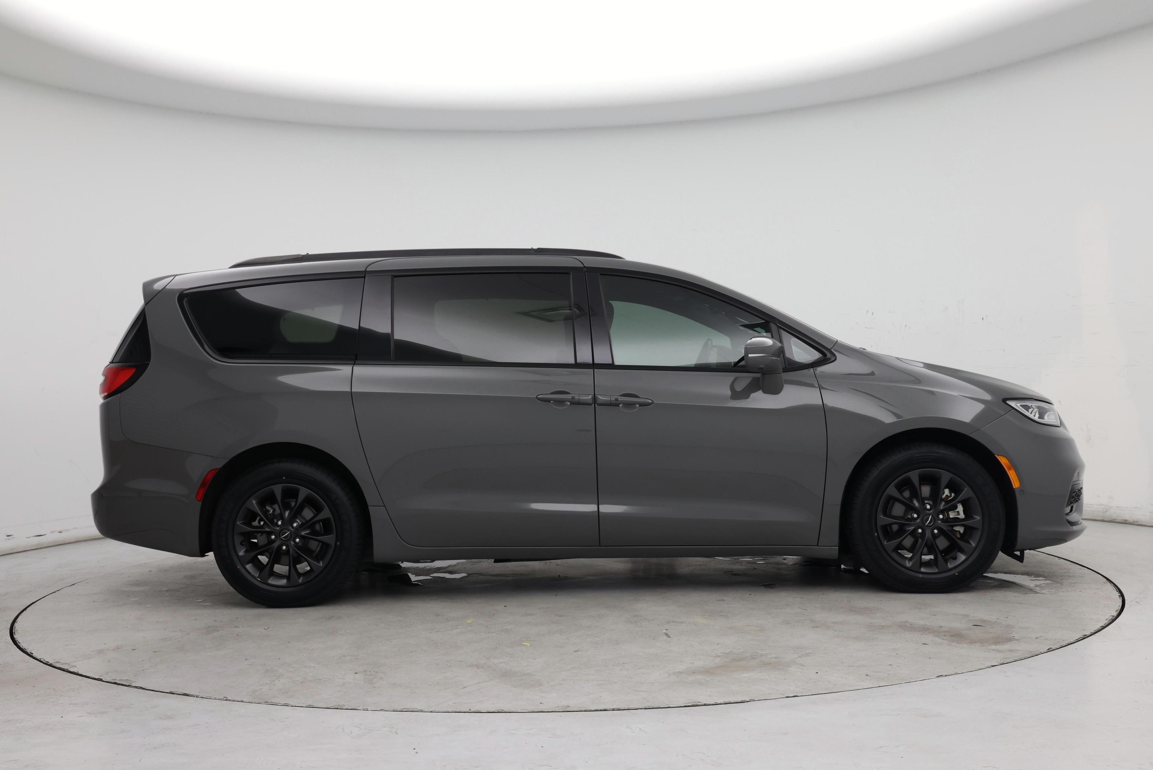 Thumbnail: 2021 Chrysler Pacifica - 7