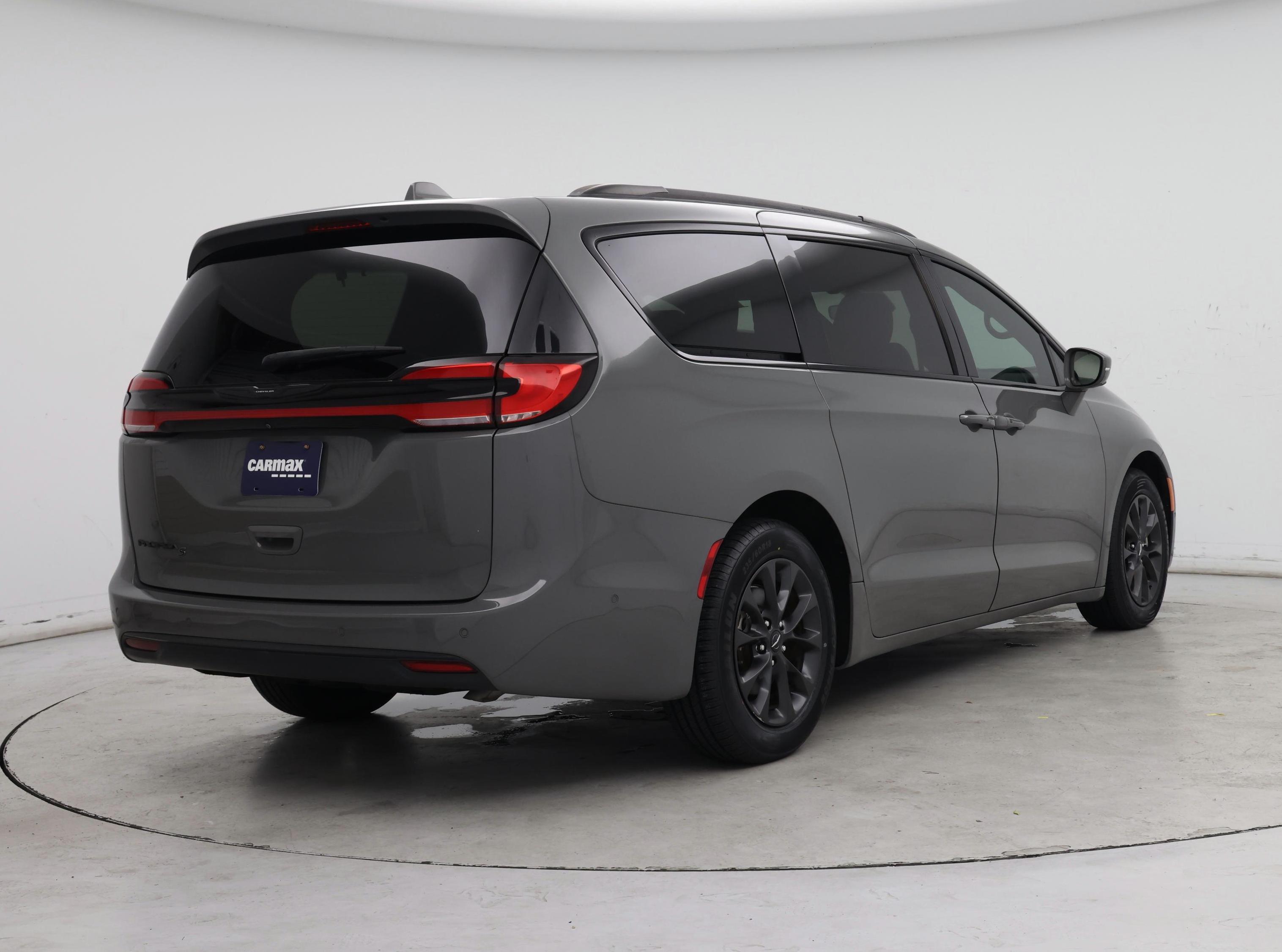 Thumbnail: 2021 Chrysler Pacifica - 8