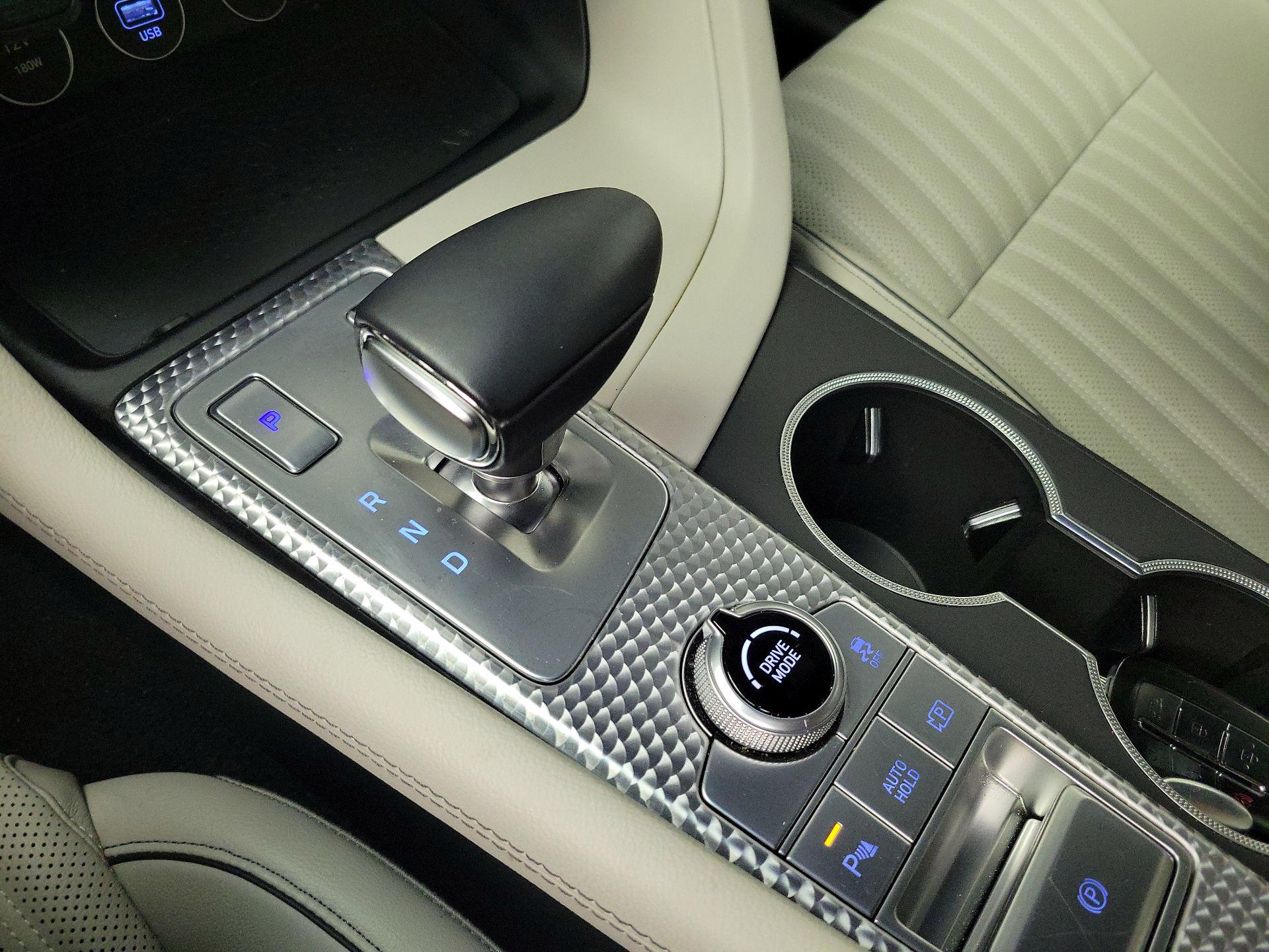 Thumbnail: 2023 Genesis G70 - 17