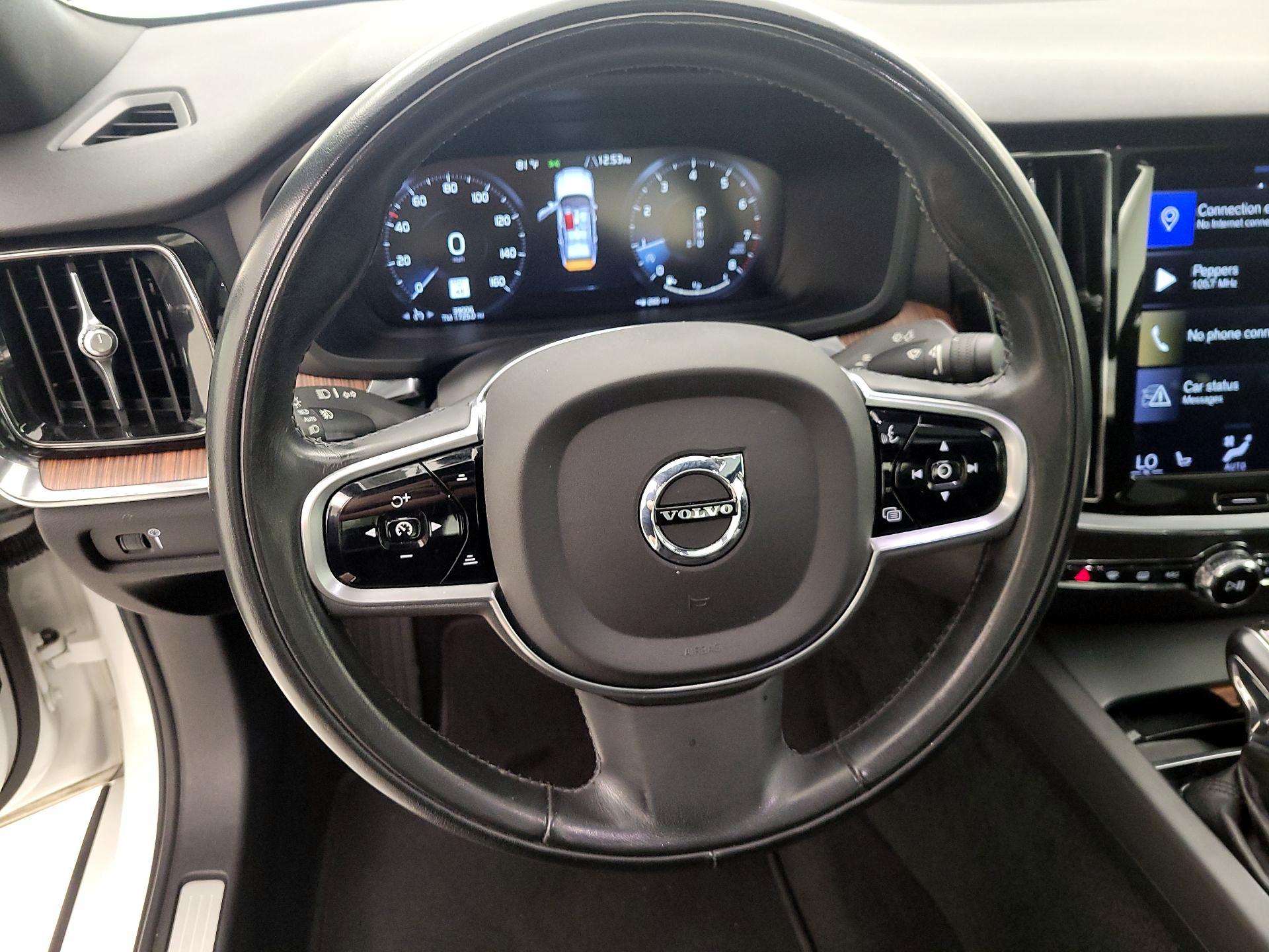 Thumbnail: 2020 Volvo S60 - 10