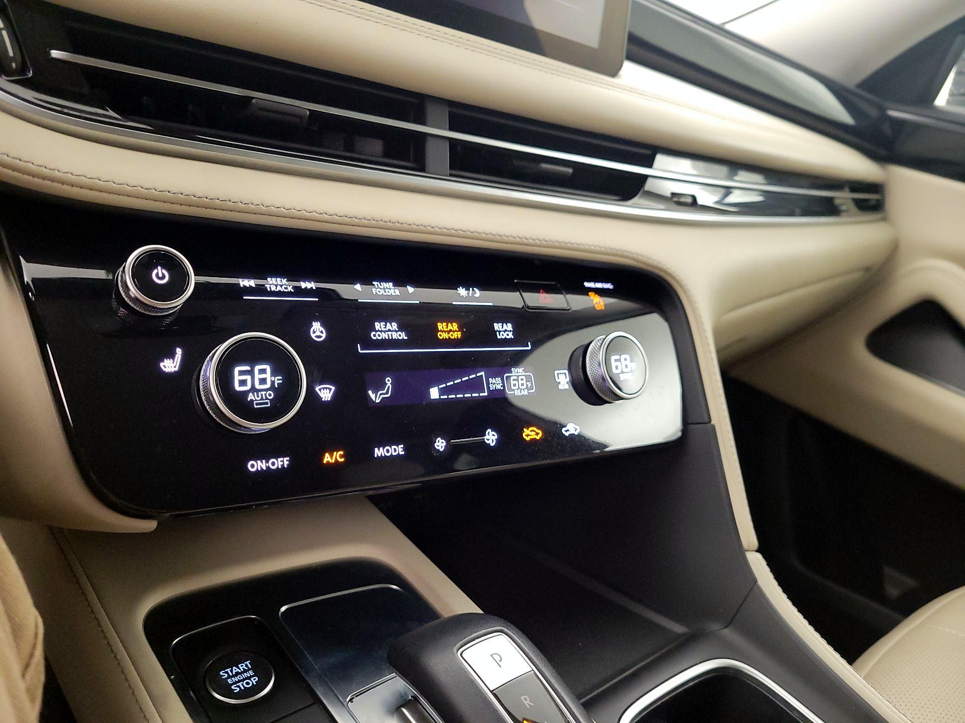 Thumbnail: 2023 INFINITI QX60 - 16