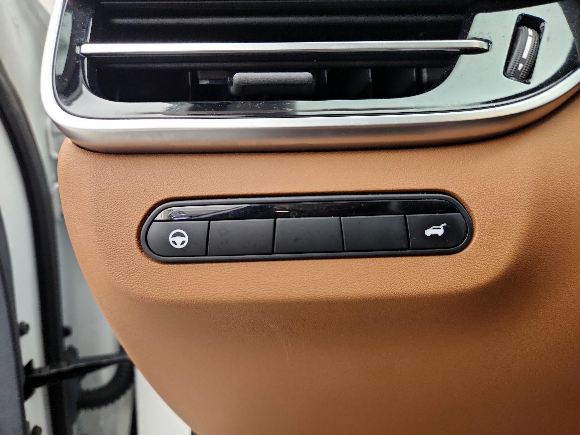 Thumbnail: 2022 INFINITI QX60 - 13