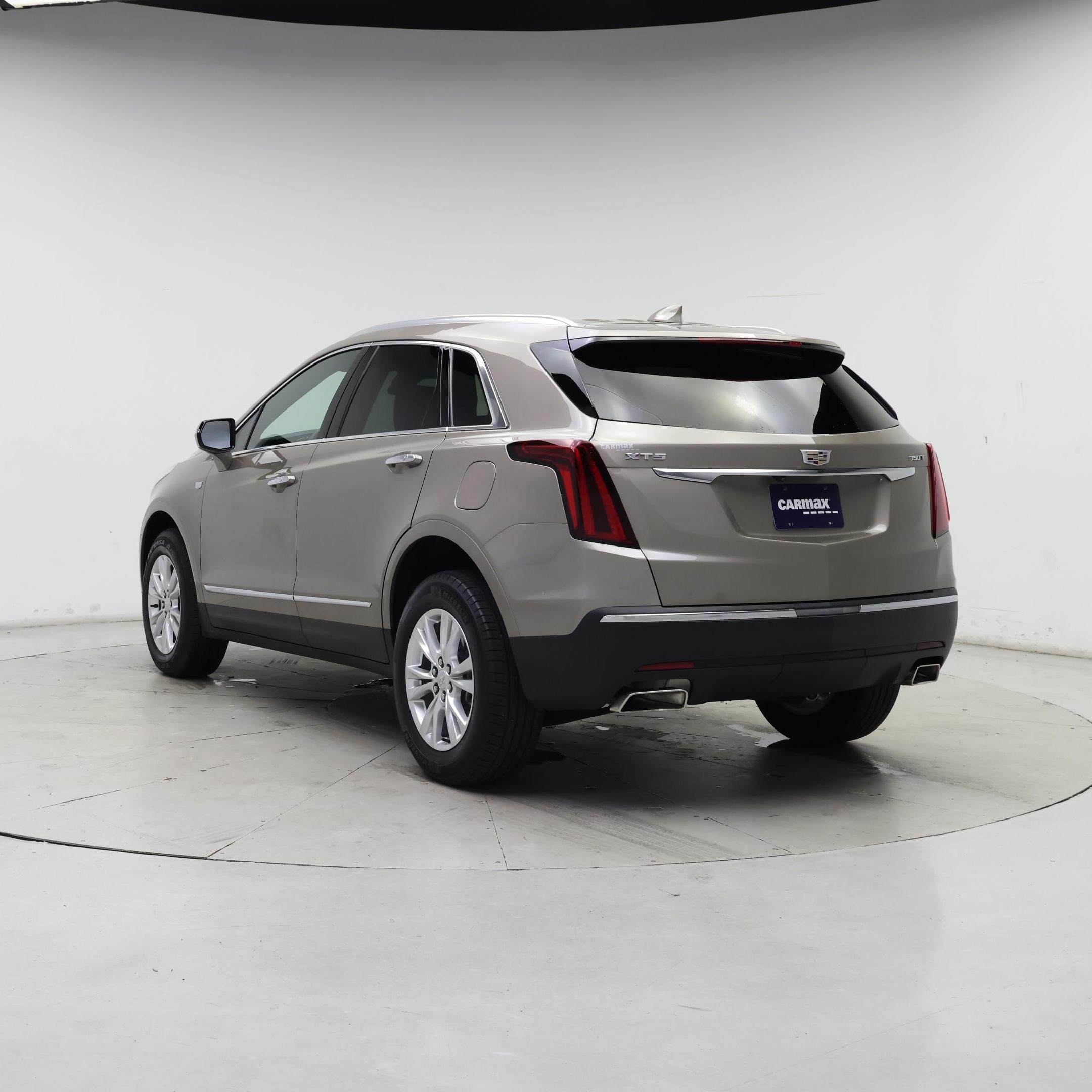 Thumbnail: 2022 Cadillac XT5 - 2