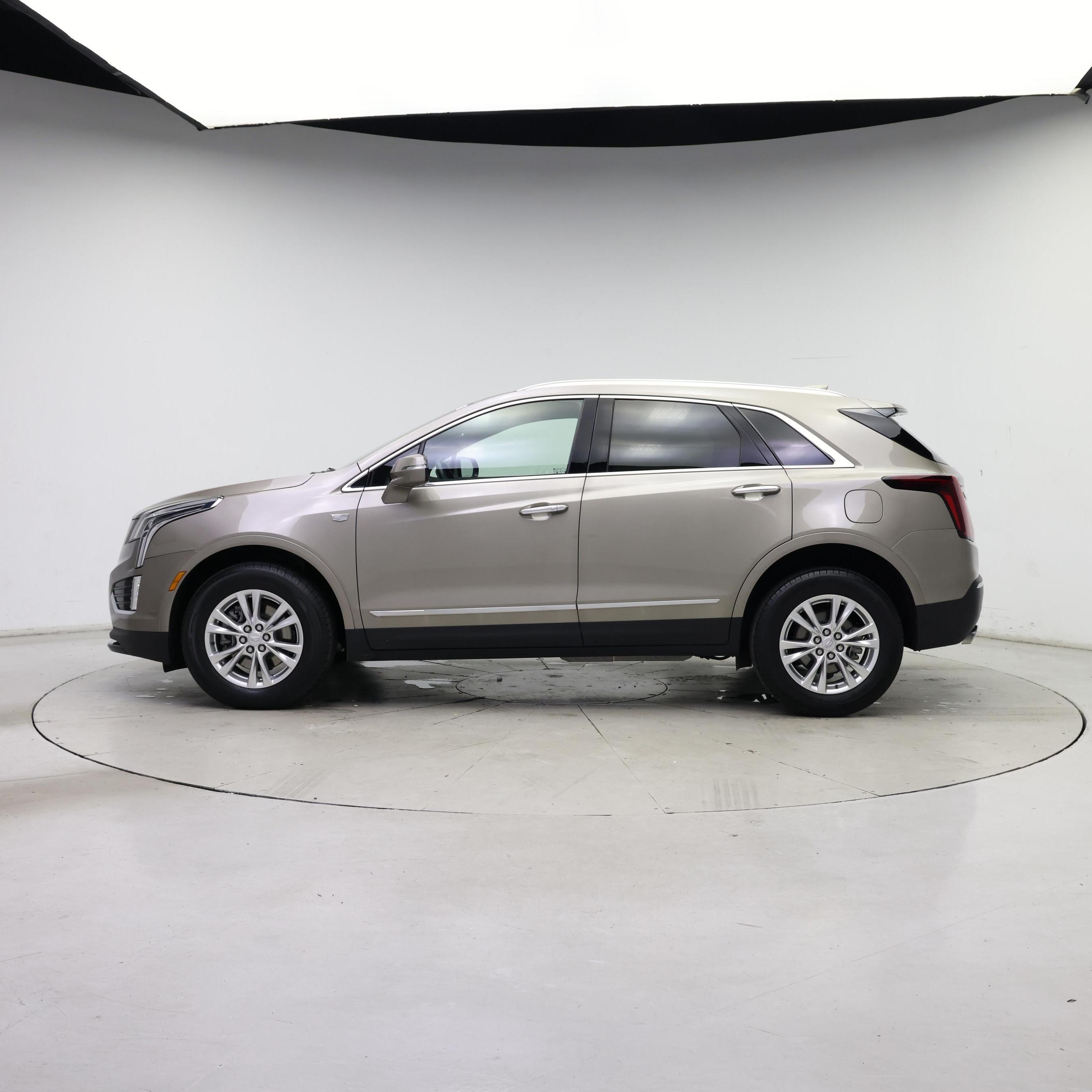 Thumbnail: 2022 Cadillac XT5 - 3