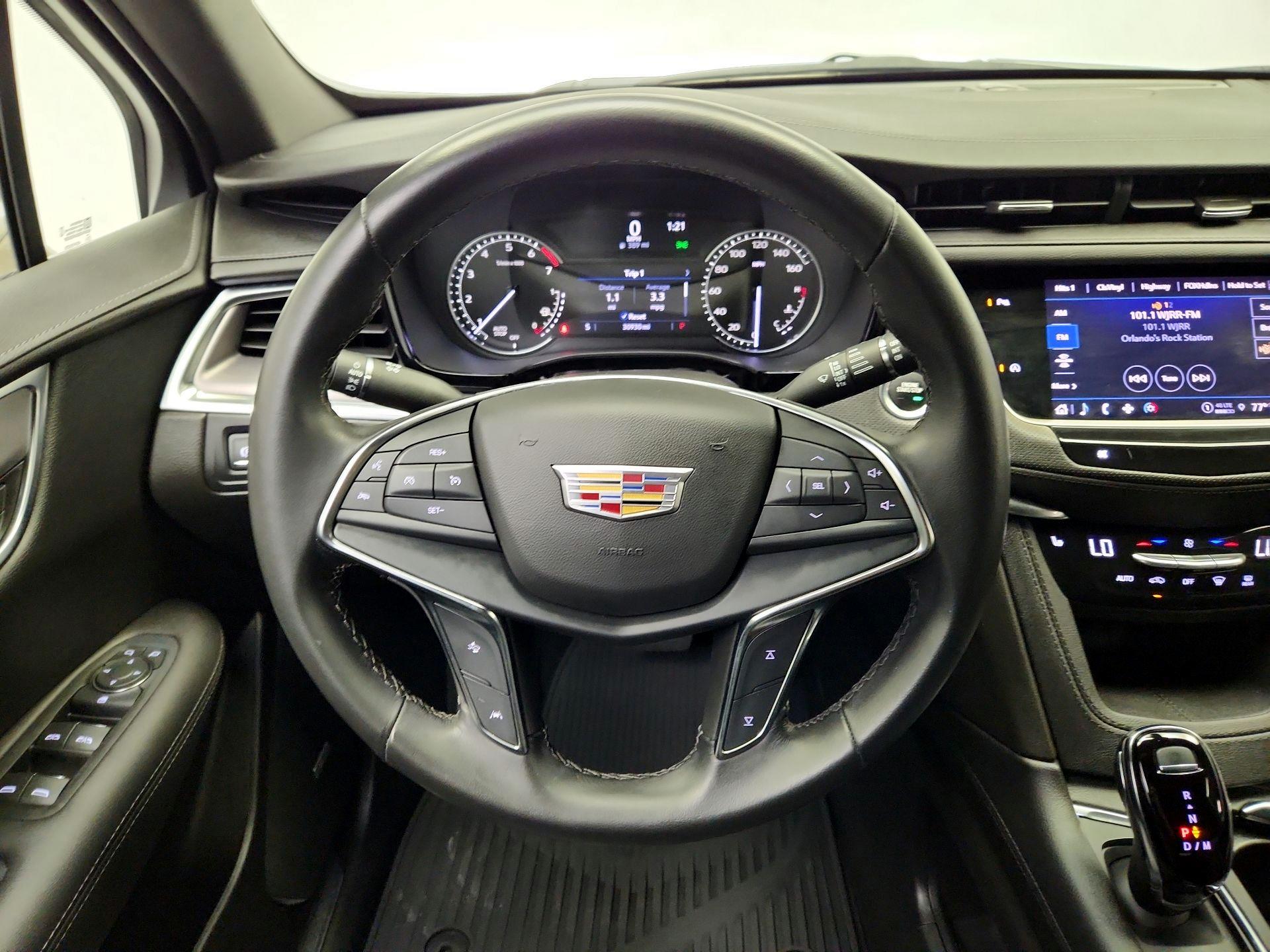 Thumbnail: 2023 Cadillac XT5 - 10