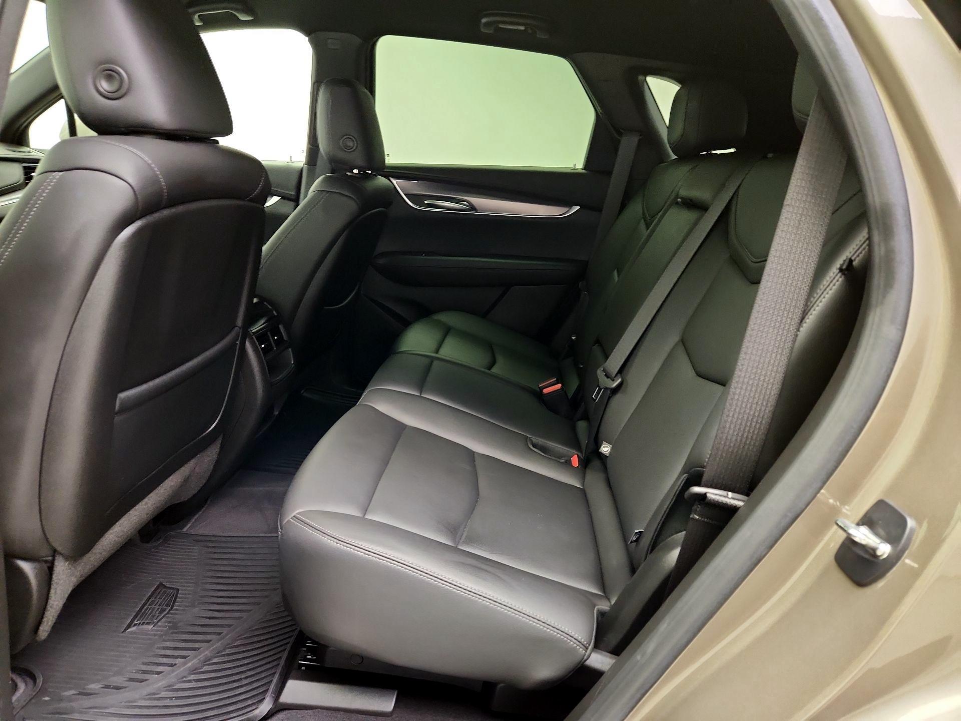 Thumbnail: 2023 Cadillac XT5 - 19