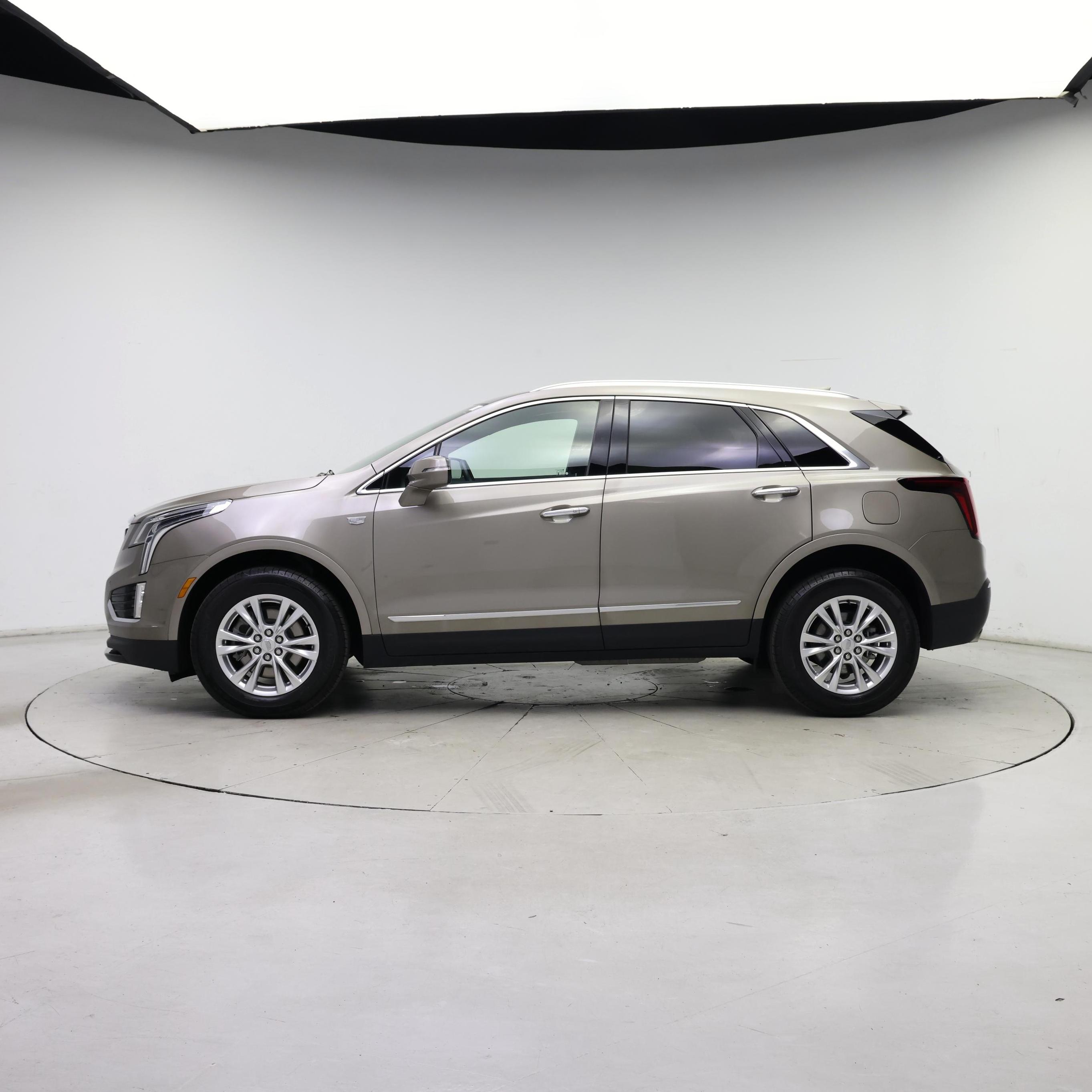 Thumbnail: 2023 Cadillac XT5 - 3