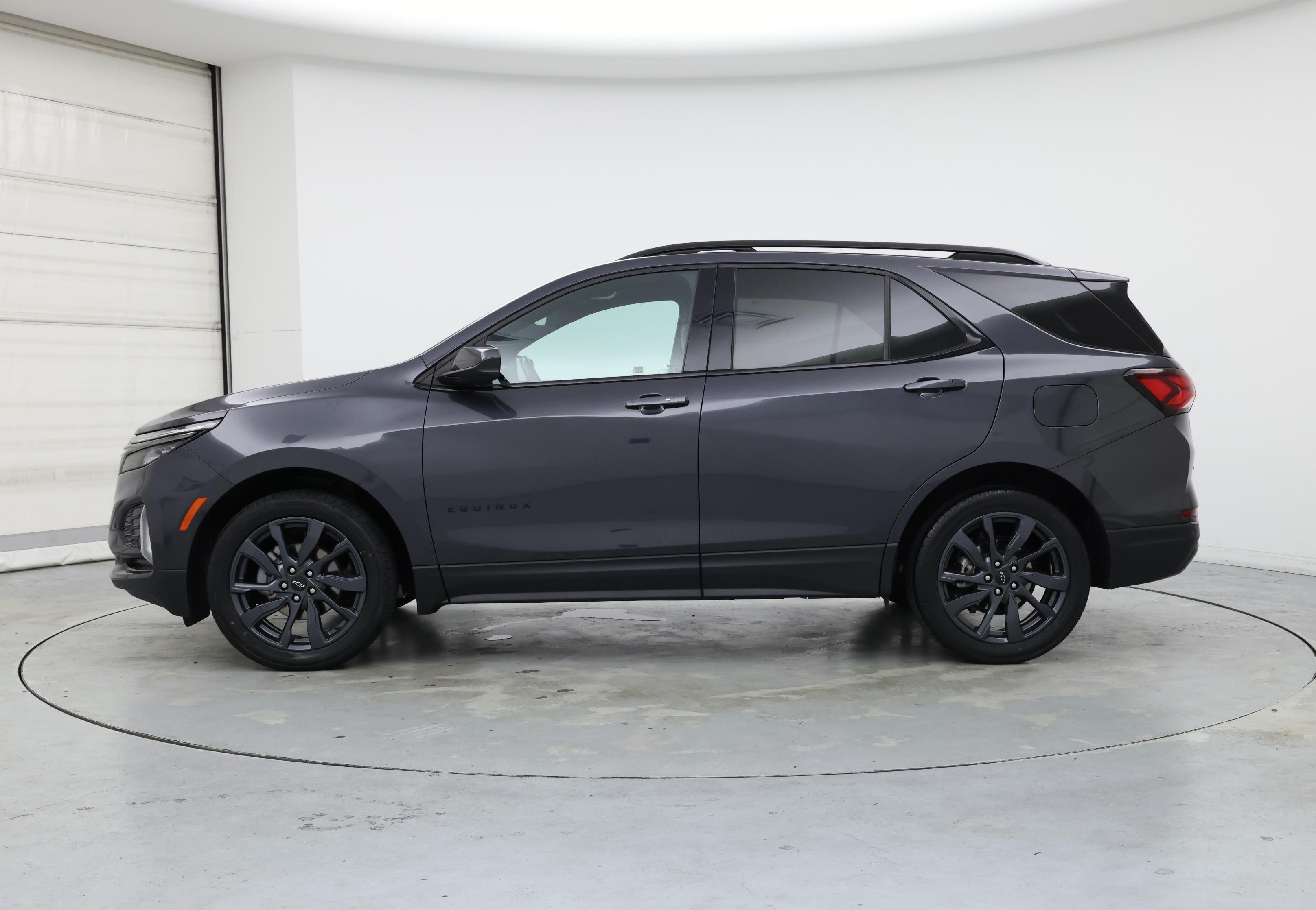 Thumbnail: 2022 Chevrolet Equinox - 3