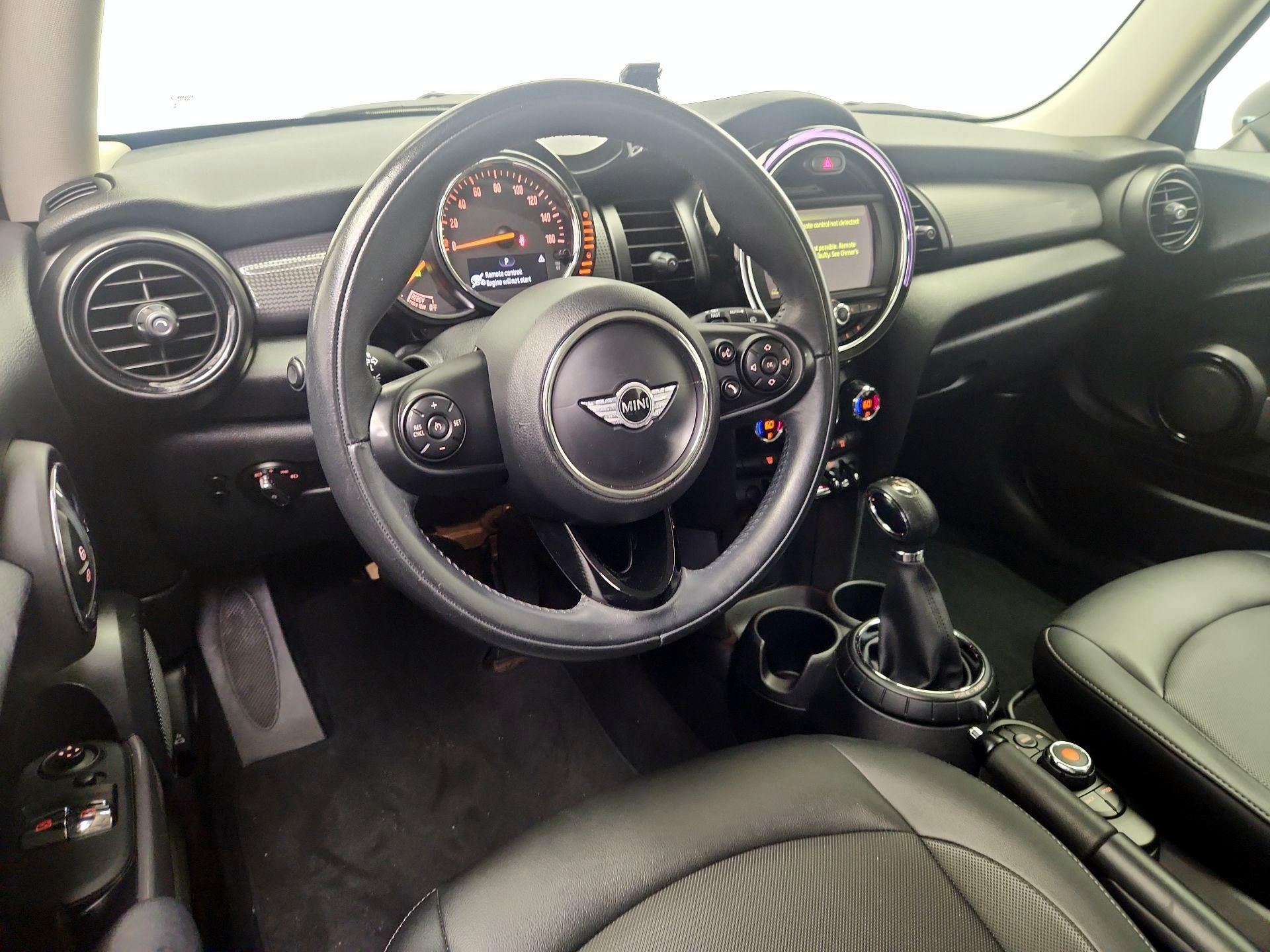 Thumbnail: 2016 MINI Cooper Hardtop - 9