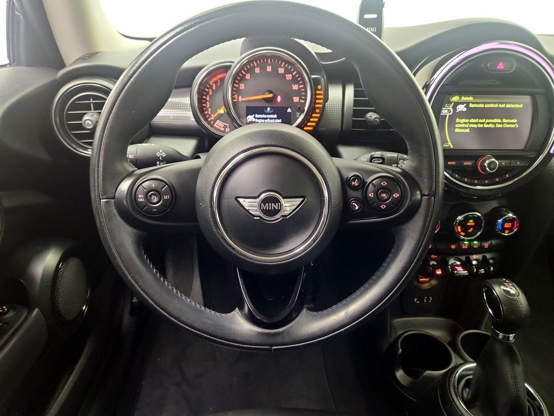 Thumbnail: 2016 MINI Cooper Hardtop - 10