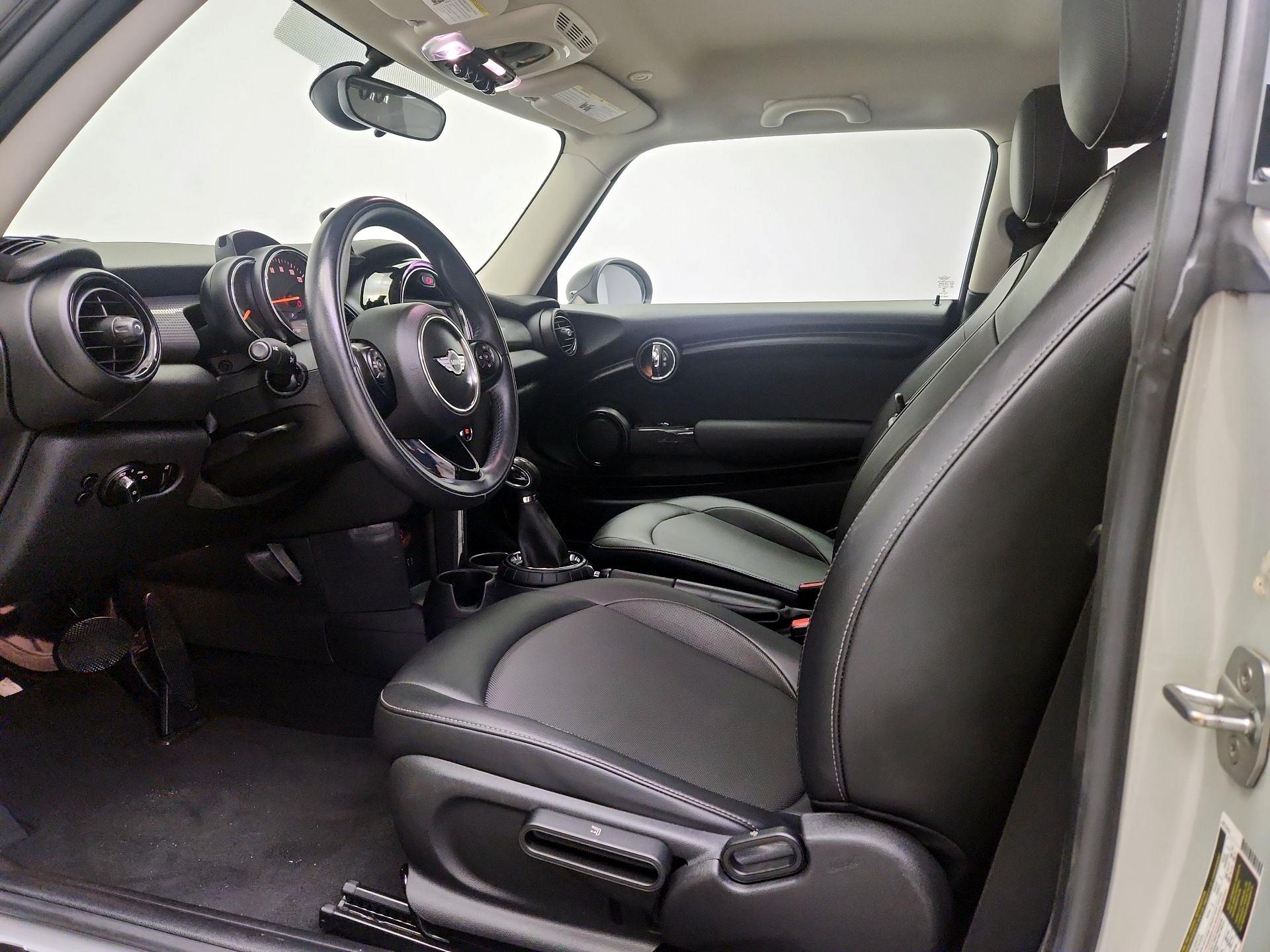 Thumbnail: 2016 MINI Cooper Hardtop - 11