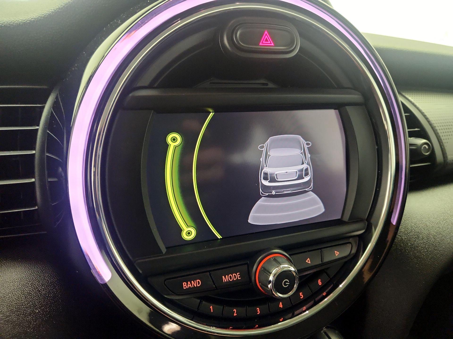Thumbnail: 2016 MINI Cooper Hardtop - 14