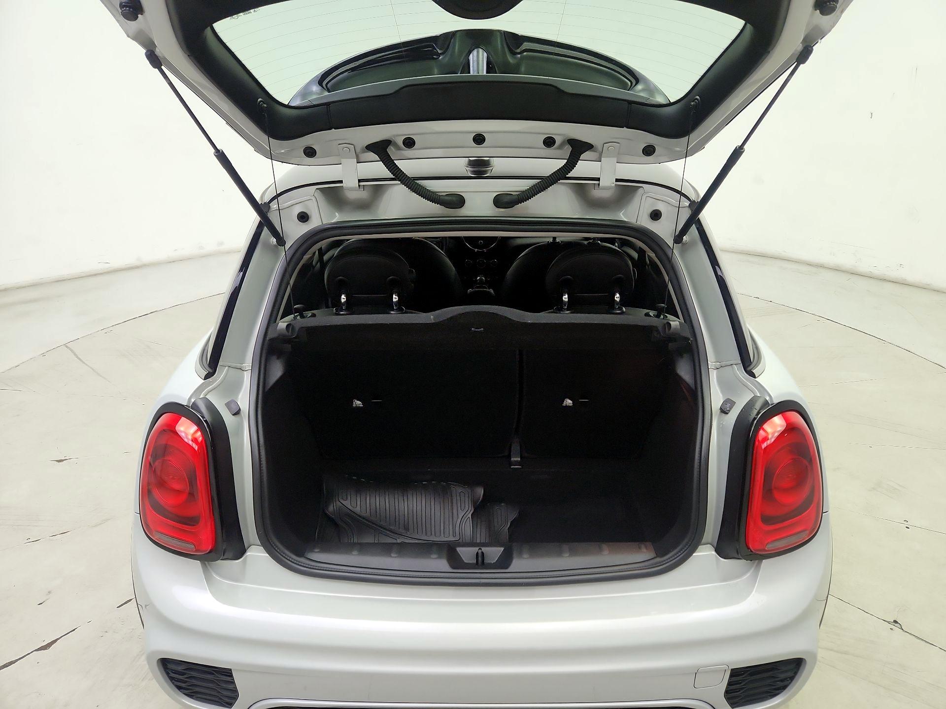 Thumbnail: 2016 MINI Cooper Hardtop - 20