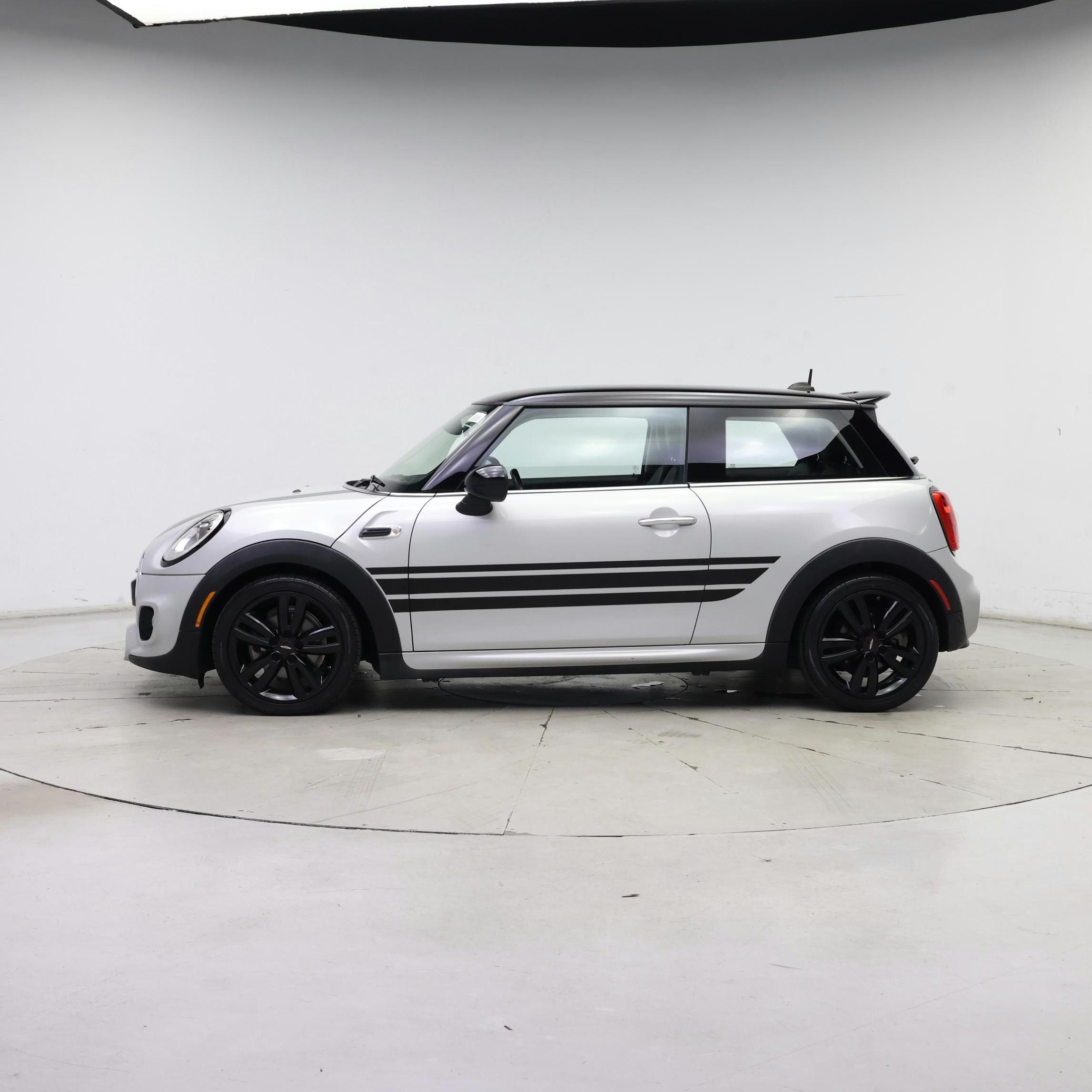 Thumbnail: 2016 MINI Cooper Hardtop - 3