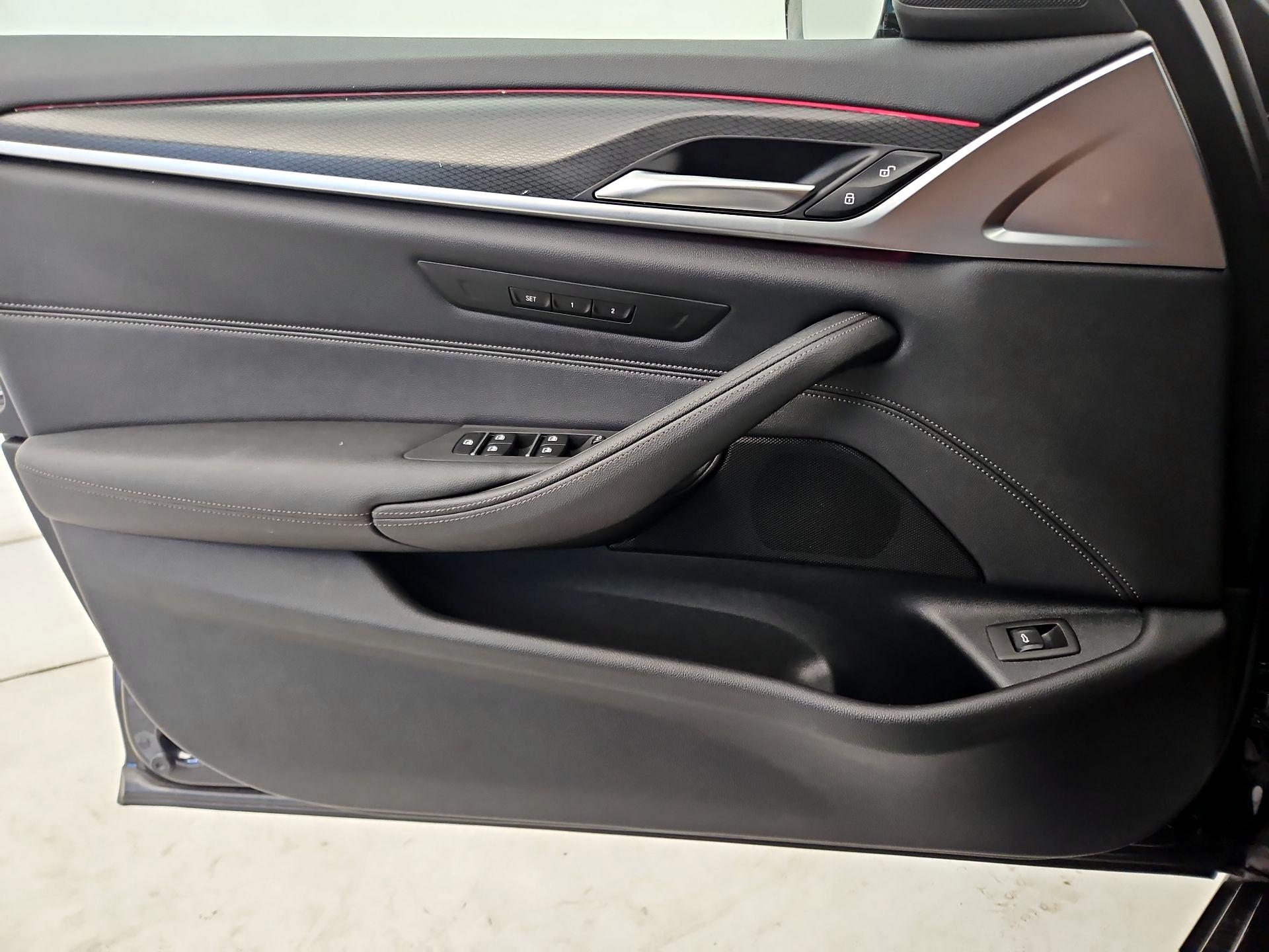 Thumbnail: 2021 BMW 5 Series - 12