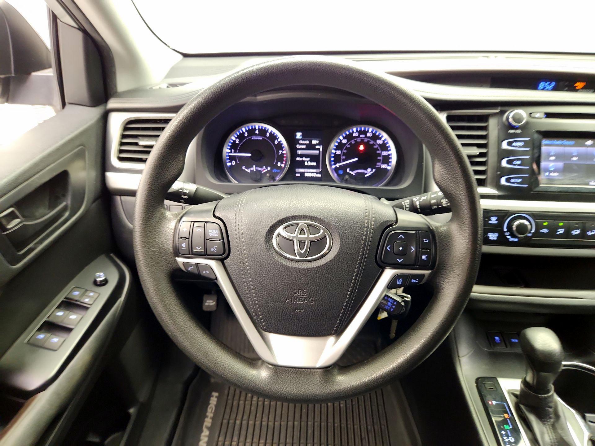 Thumbnail: 2019 Toyota Highlander - 10